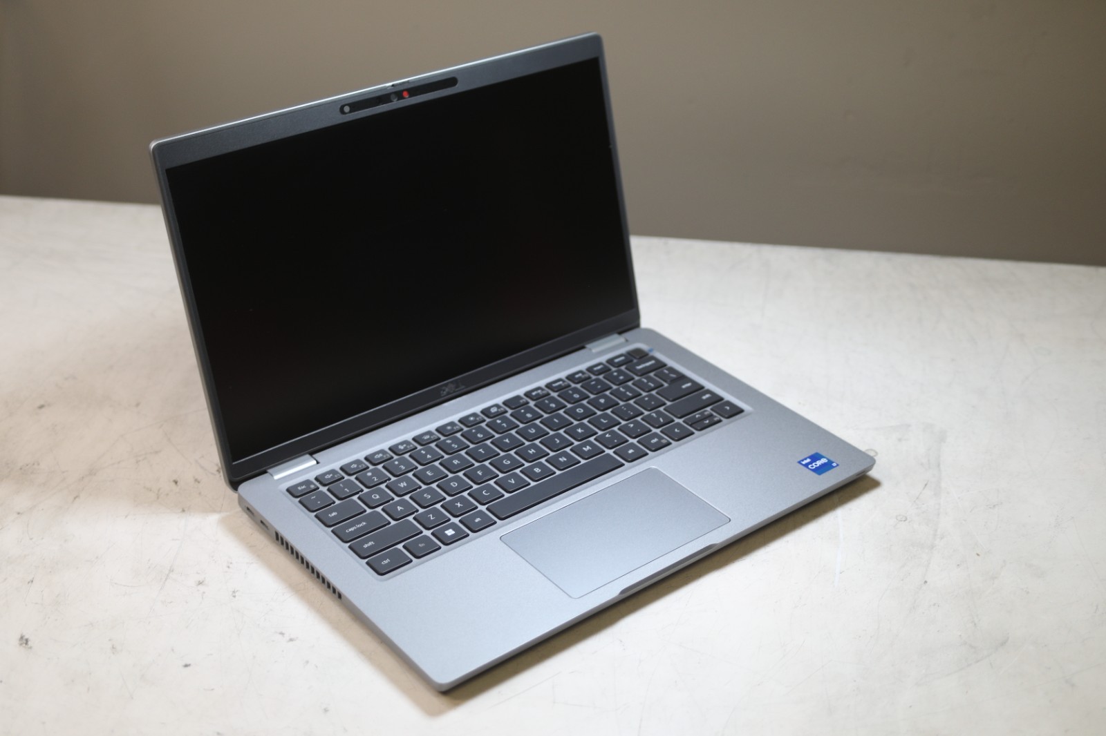 Dell Precision 3470 12th Gen Intel(R) Core(TM) i7-1260P-16GB RAM-51GB NVMe-
