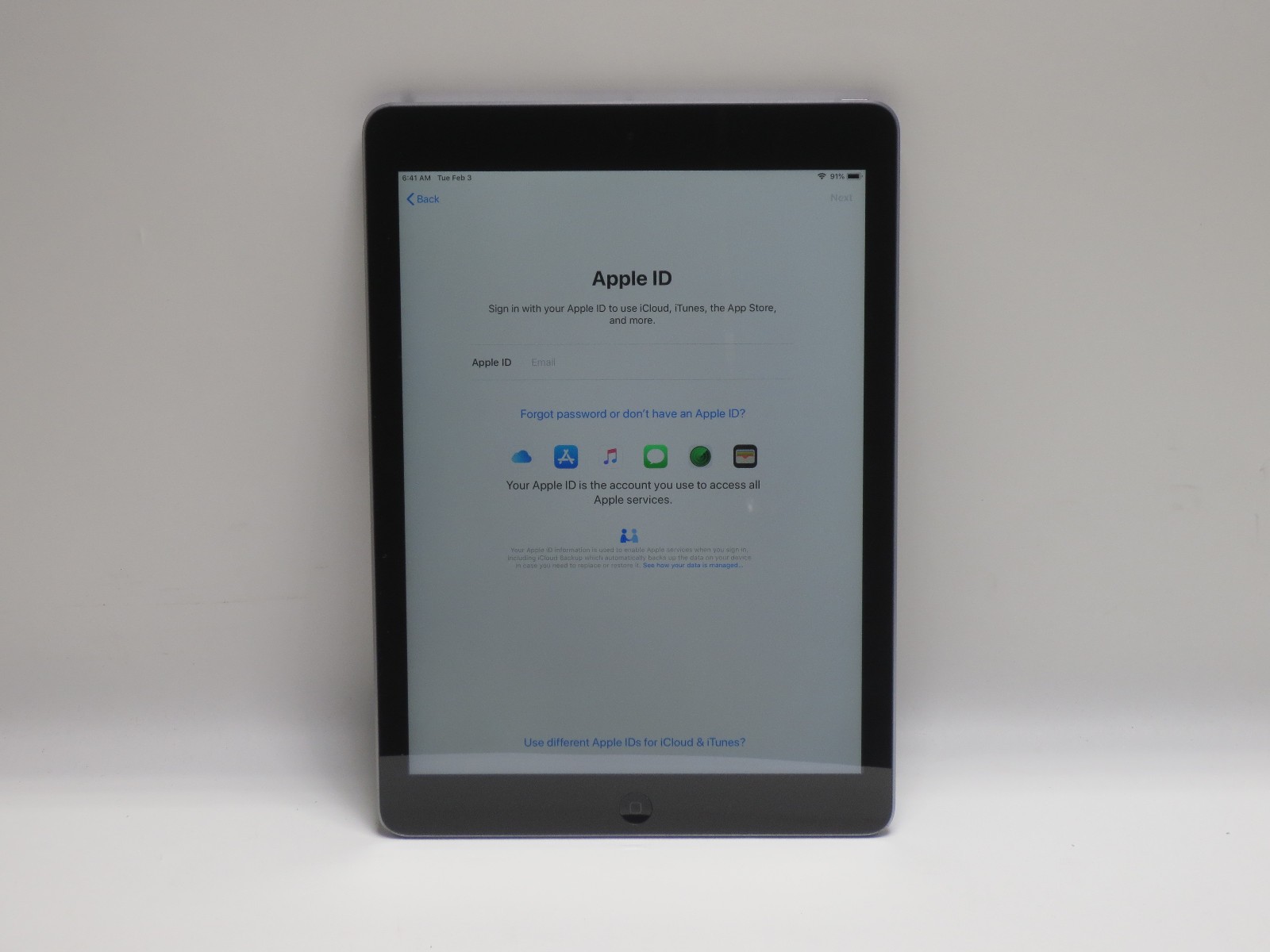 Apple iPad Air A1474 1st Gen 9.7-in. 128GB (Space Gray) Wi-Fi Only
