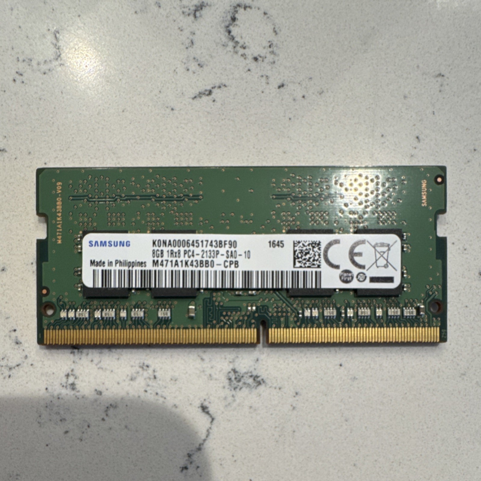 Samsung DDR4 SDRAM SO-DIMM PC4-2133 8GB 260-Pin Memory Module M471A1K43BB0-CPB