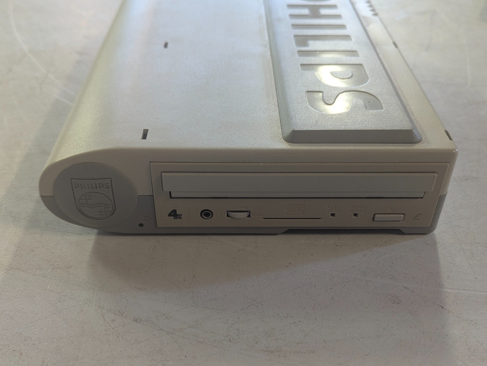 Philips CDD2600E External SCSI-2 4x CD-R Recorder Drive w/ Terminator