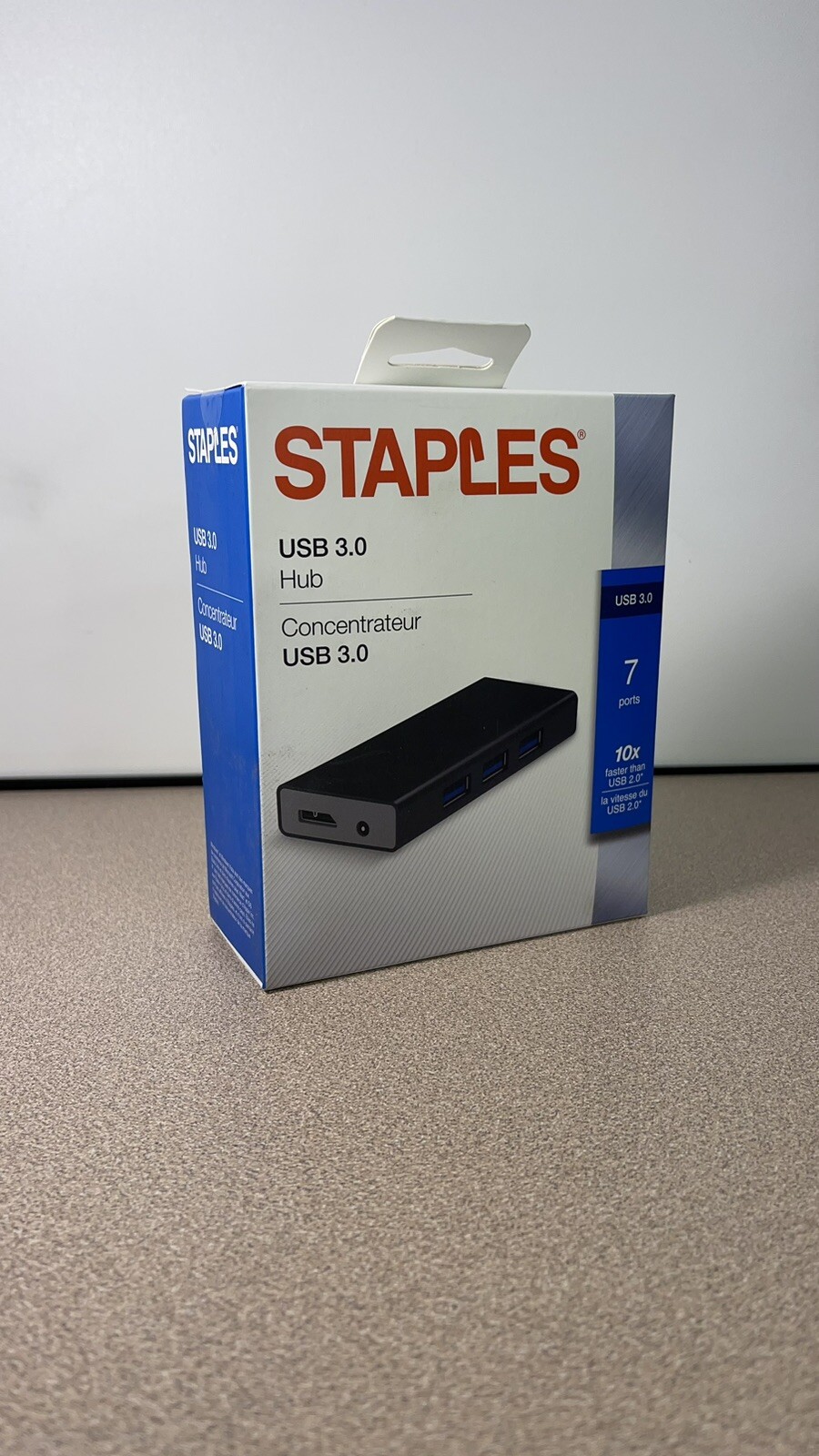 Bulk Case Of 8. New In box. 7 port USB 3.0 Hub, Retail Package Ready. Lot Of 8