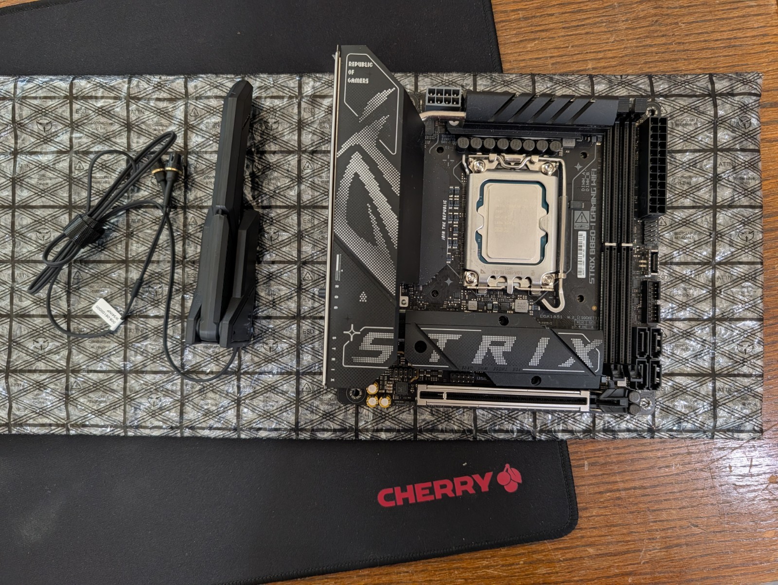 Intel Core Ultra 7 265k CPU + Asus ROG Strix B860i LGA1851 ITX Motherboard Combo