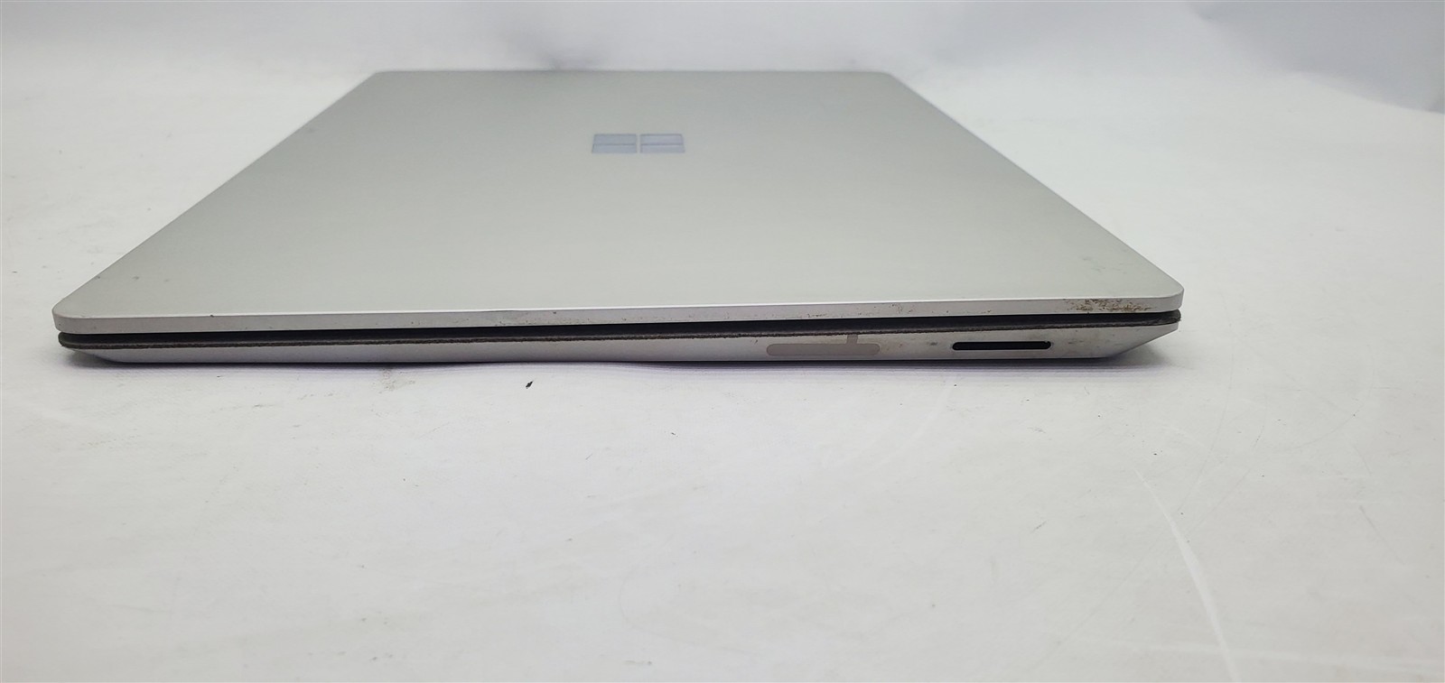 13.5″Microsoft Surface Laptop 2 1769 i5-8250U 1.60GHz RAM 8GB NVMe 128GB