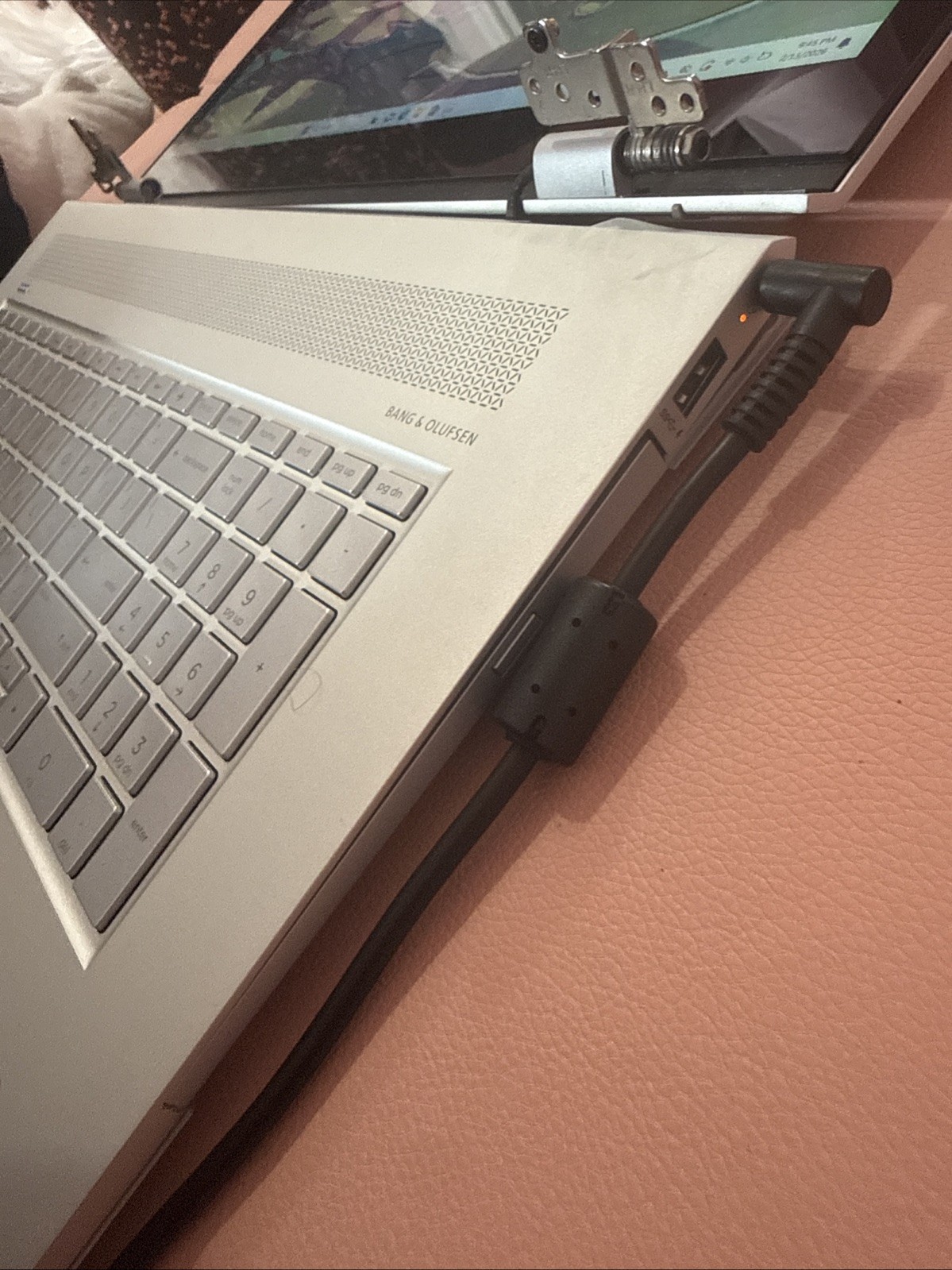 HP 17.3 Touch i7 disk 16gb RAM Intel(R) Core(TM) i7-8550U CPU @ 1.80GHz 1.99 GHz