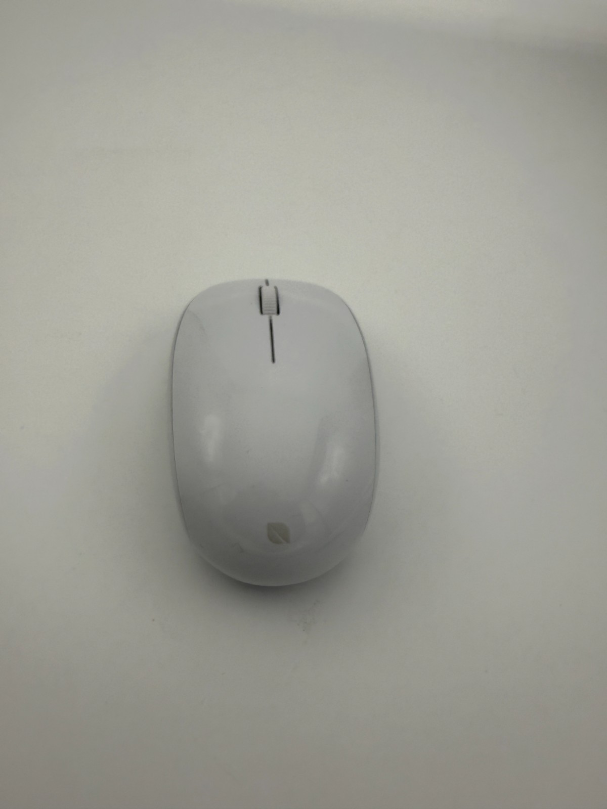 Incase – Bluetooth Mouse Designed by Microsoft – Wireless – Glacier