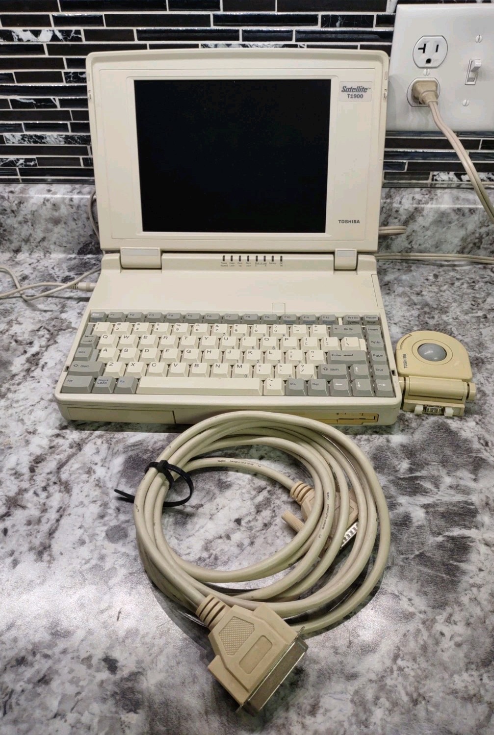 Toshiba Satellite T1900C/120 Vintage Laptop Not Tested See Description