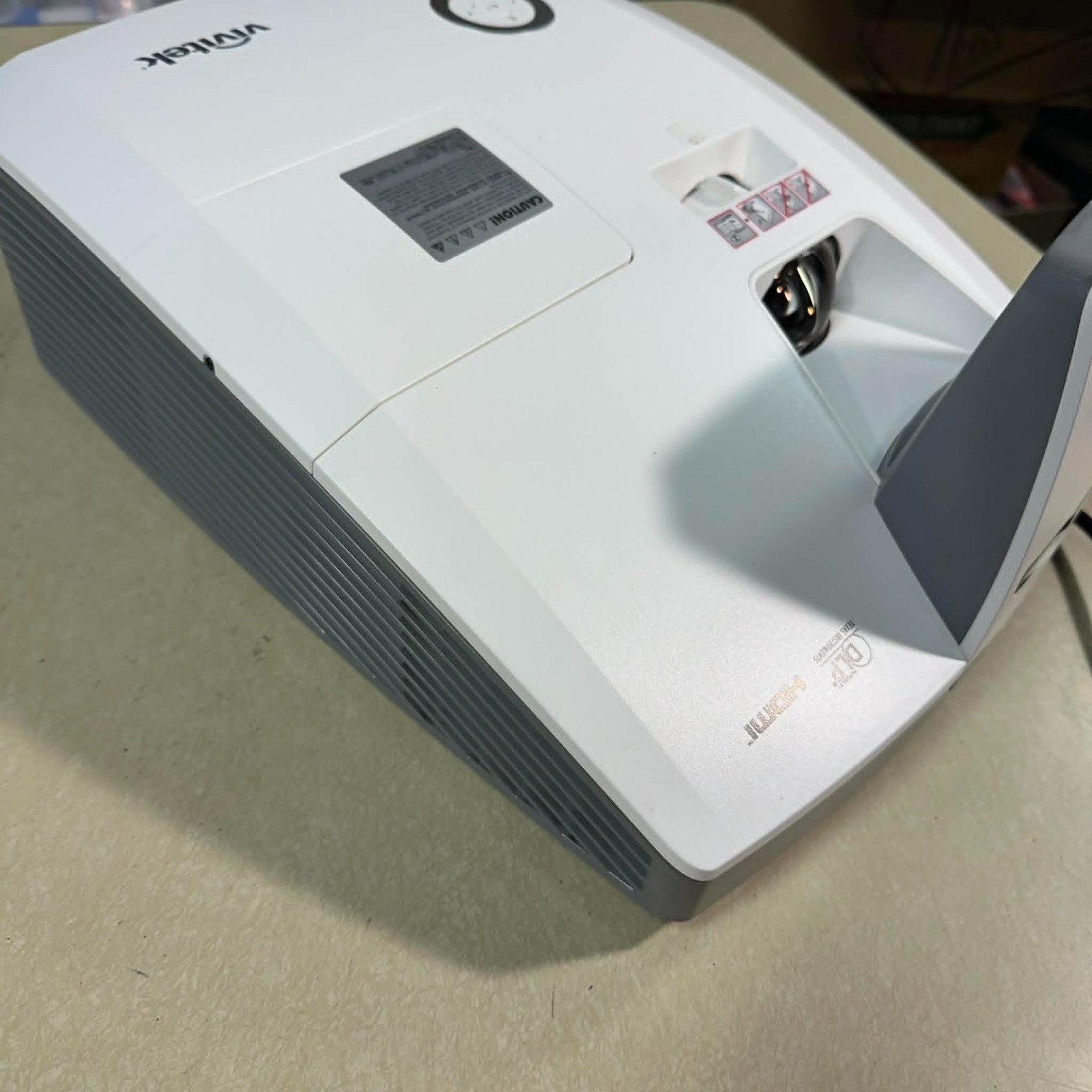 Vivitek DH758UST Full HD 1080p Ultra Short Throw Projector Tested Remote Works