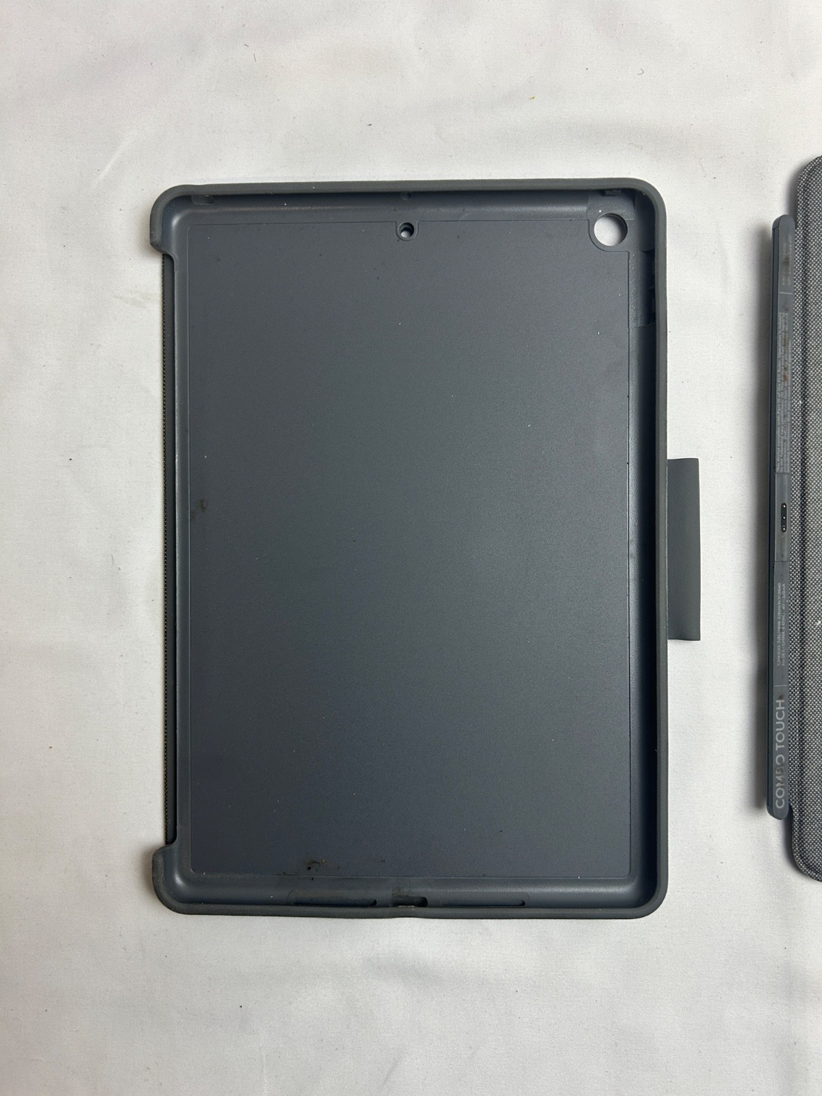 Logitech – Combo Touch Keyboard Folio for Apple iPad 10.2″ (7th, 8th & 9th Gen)