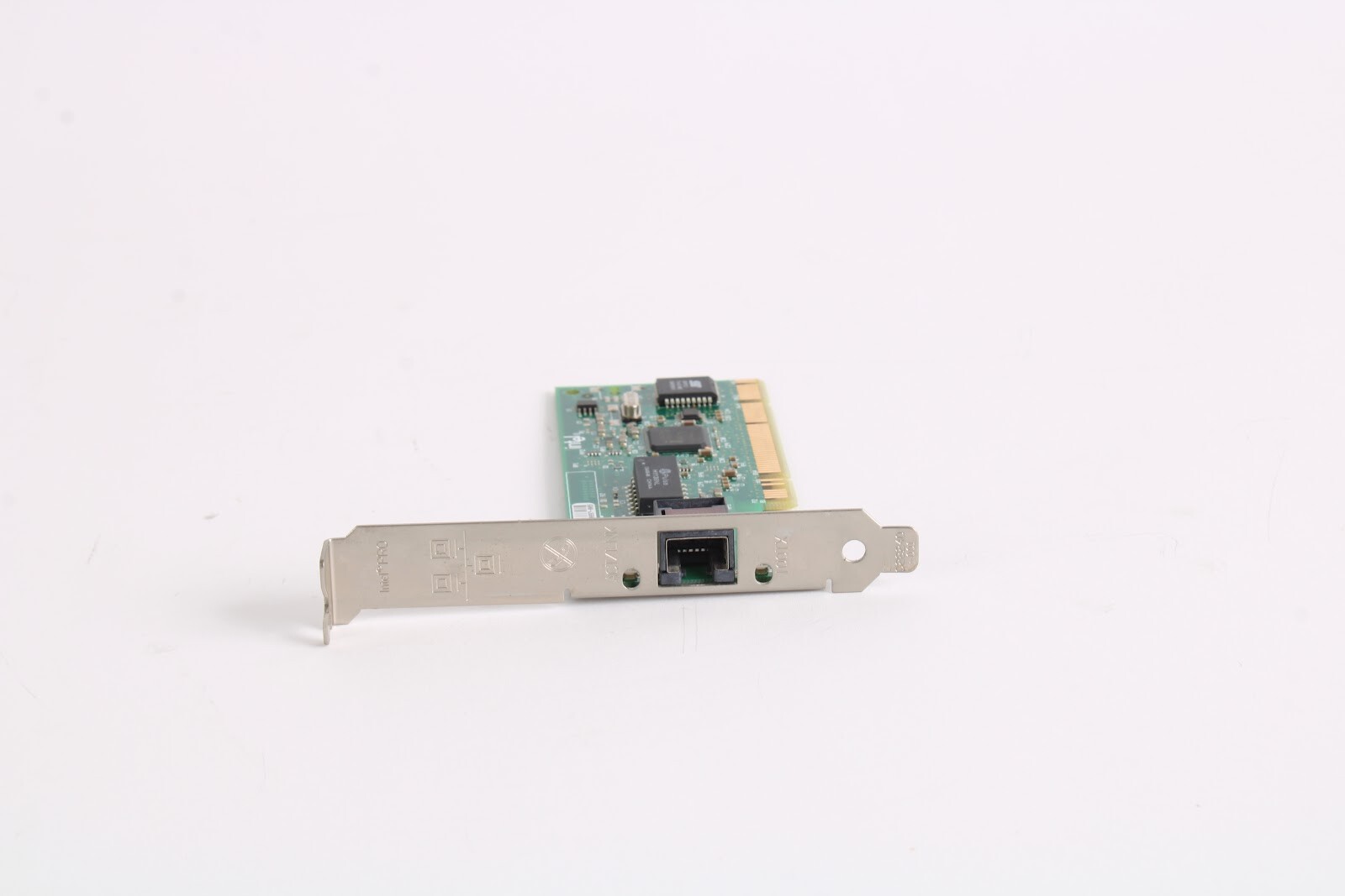 Intel PRO/100 M Single Port Desktop Adapter 735858153867 PILA8460MBLK20 847578