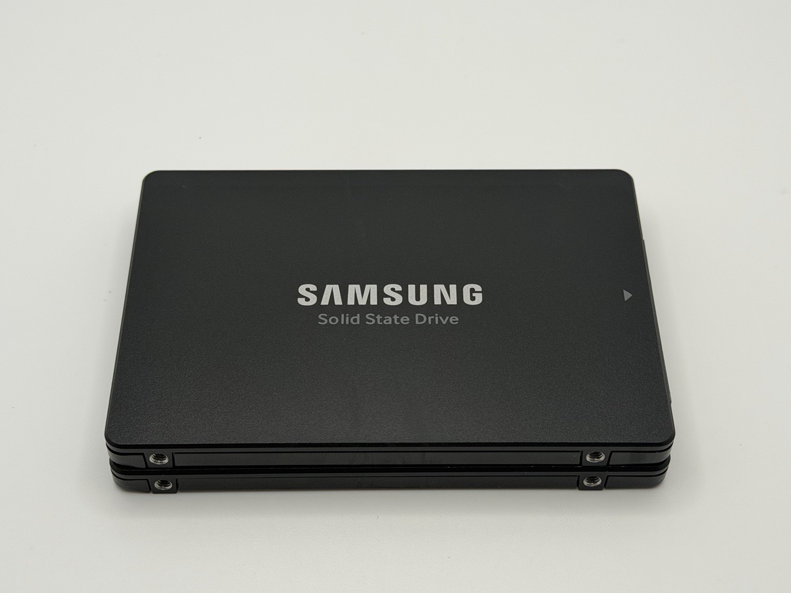 Samsung V-NAND 883 DCT 480GB 2.5″ SATA III SSD – MZ7LH480HAHQ – Good