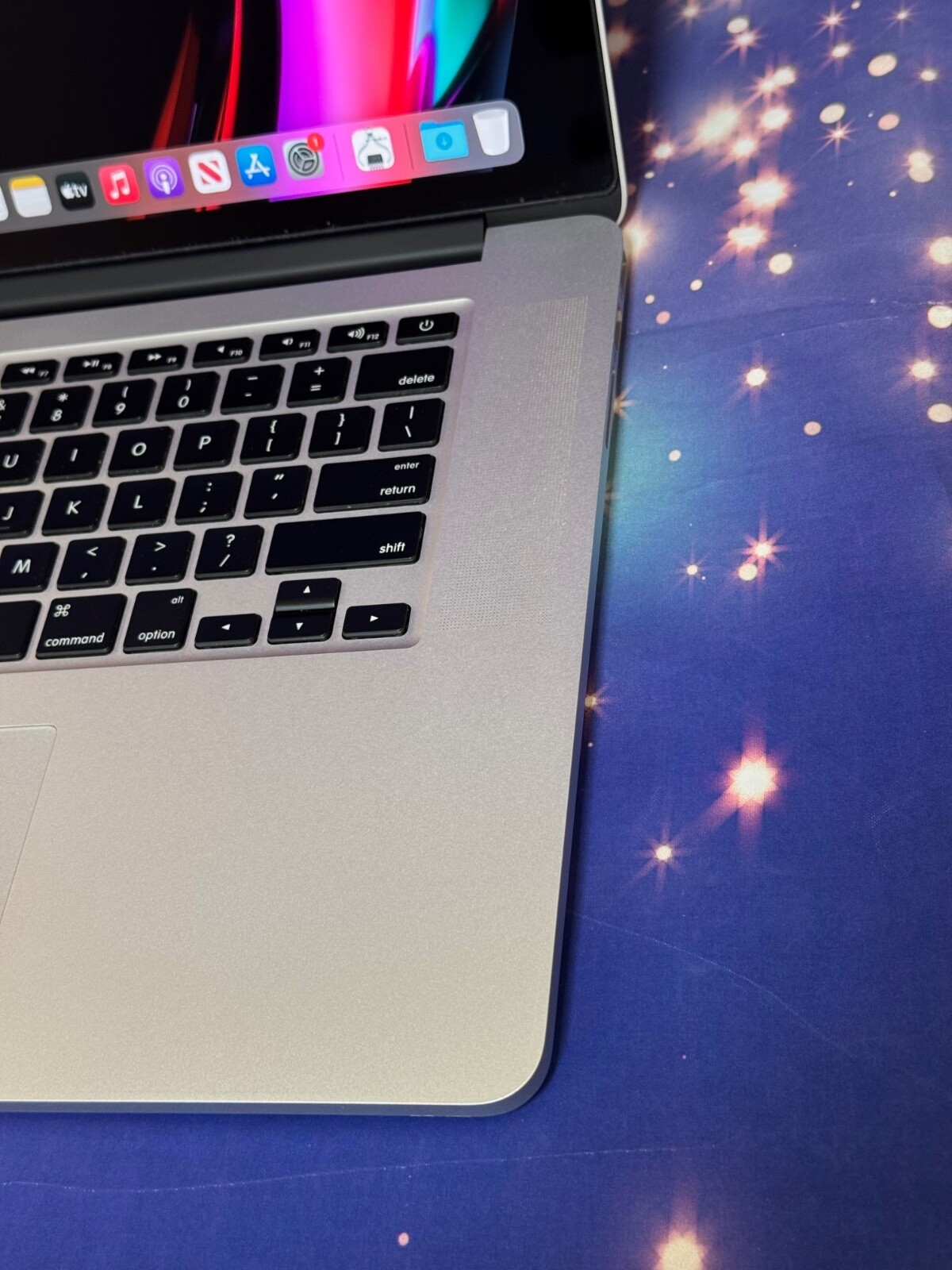 Apple Macbook Pro 13″ Laptop i5 + 8GB RAM + 256GB SSD HD. macOS High Sierra