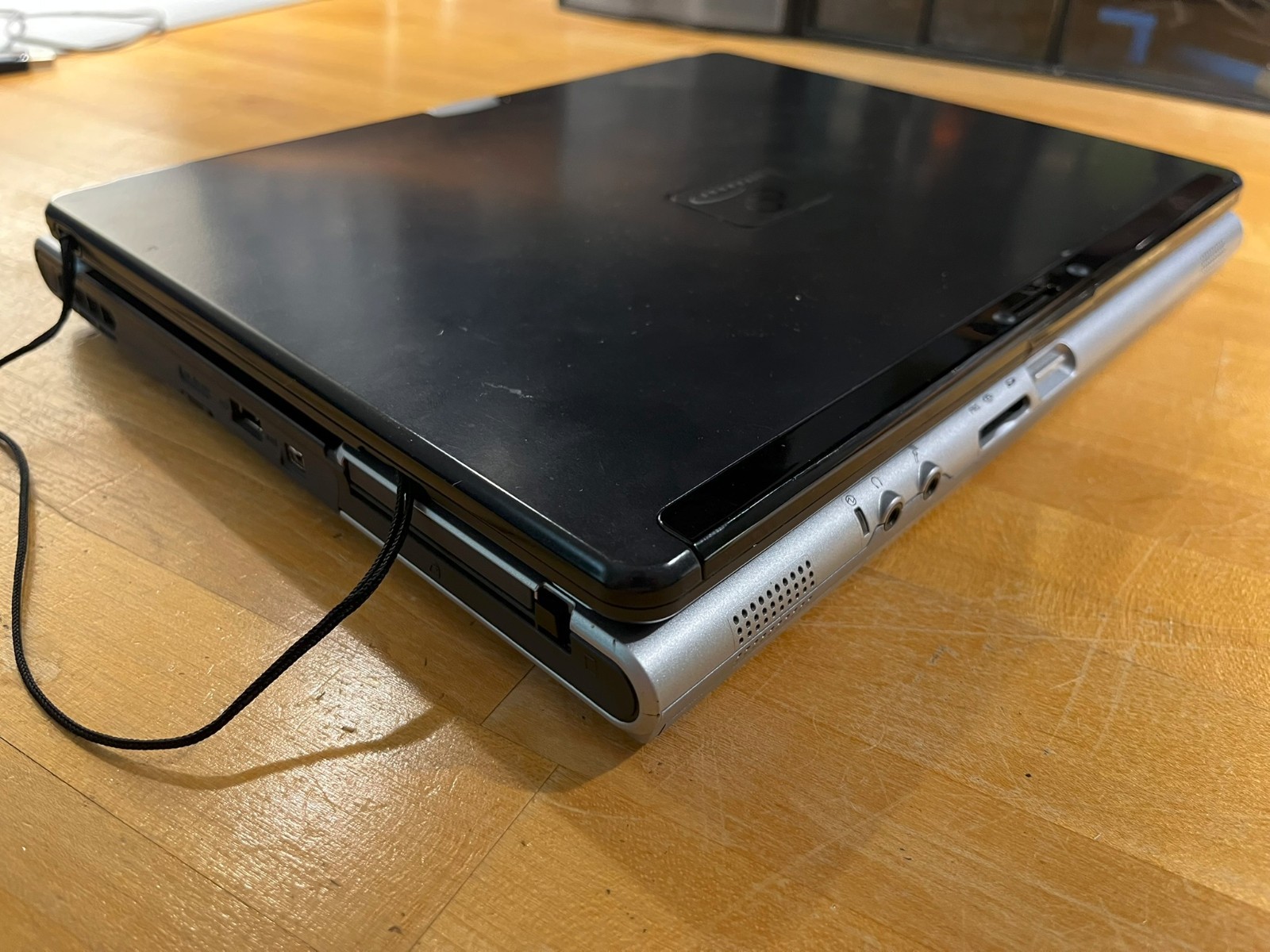 Fujitsu Lifebook T4010 Pentium M 1.8GHz 512MB *NO HDD/OS/CHARGER* Boots to BIOS