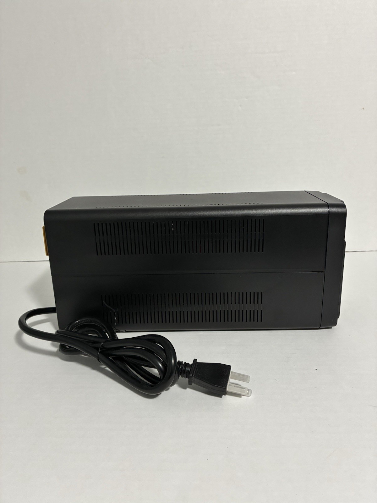 APC UPS Battery Backup 950VA/480W For Gaming PC / Uninterruptible Power Supply