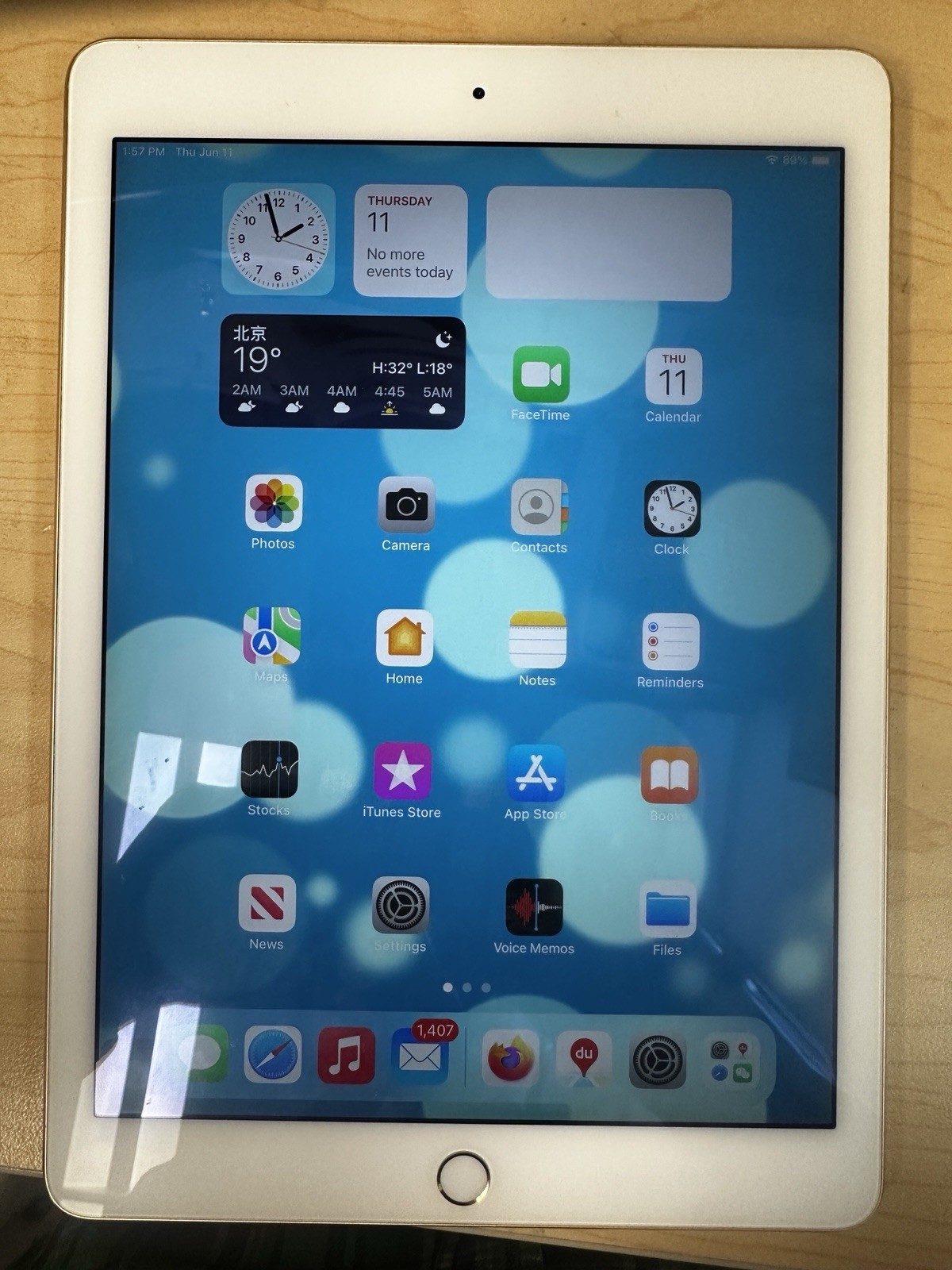 Apple iPad Air 2 2nd Gen 9.7″ 128GB WiFi White A1566 iOS 15
