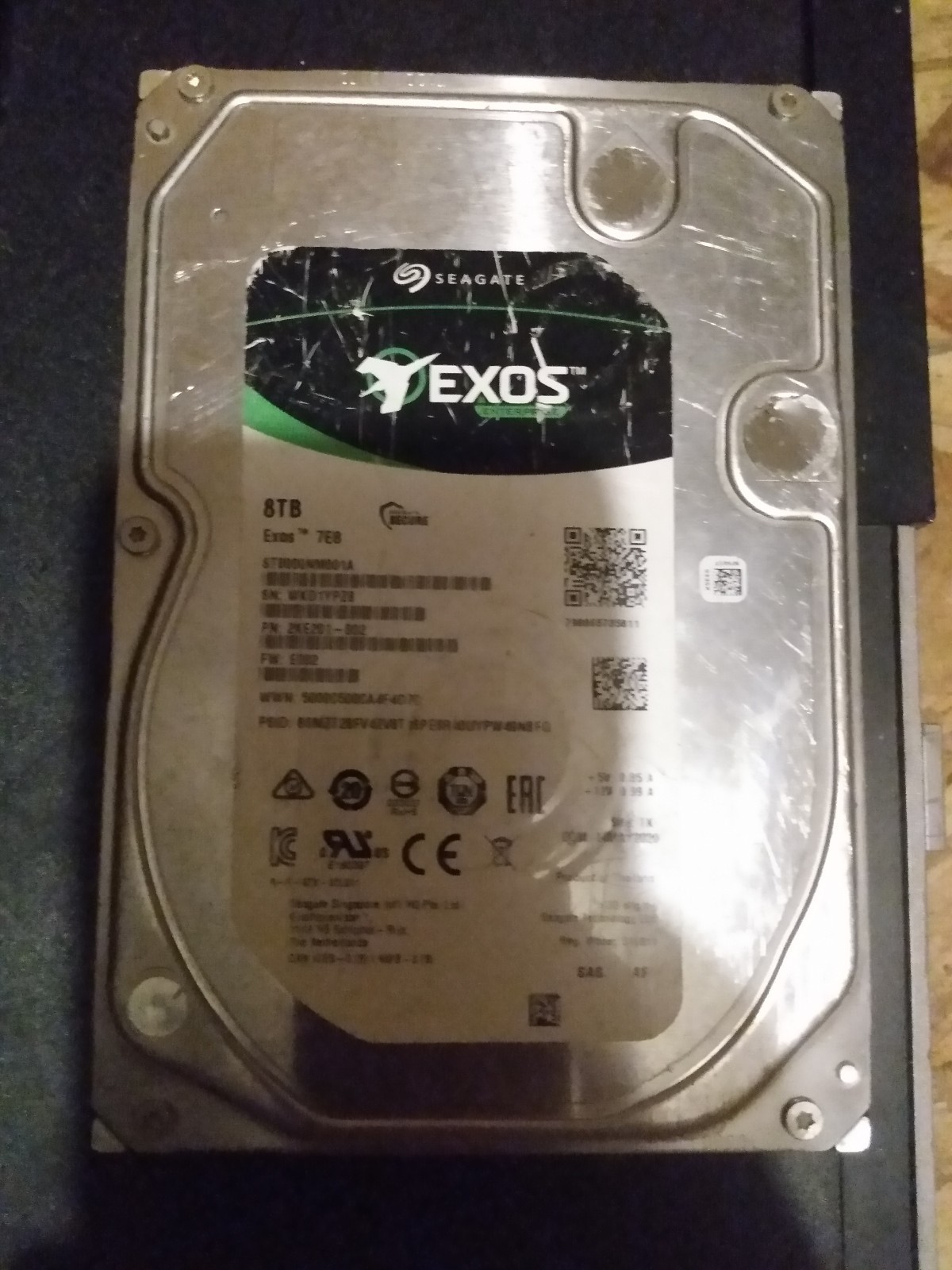 ST8000NM001A Seagate Exos 7E8 8TB SAS3 12.0Gb/s 7K2 LFF Enterprise HDD