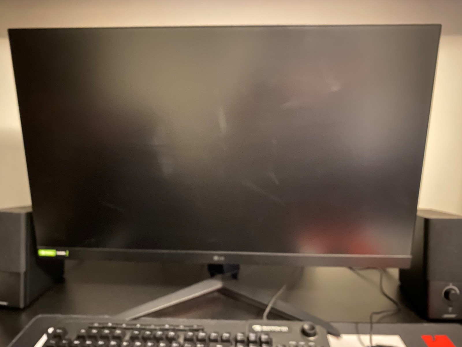 LG UltraGear 32GP83B/31.5″ 165Hz QHD IPS LCD Gaming Monitor – Black