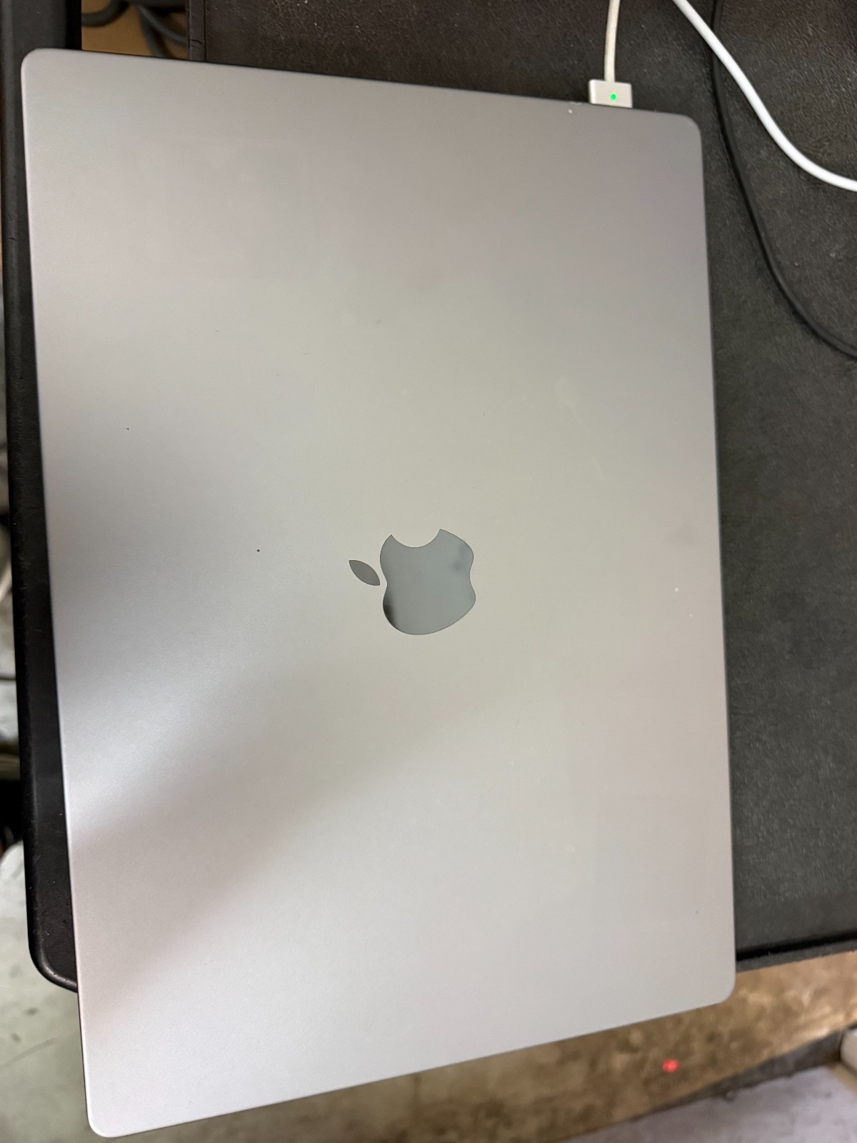 Apple MacBook M1 MAX Pro 16″ A2485 32GB 1TB 10-Core CPU 32-Core GPU