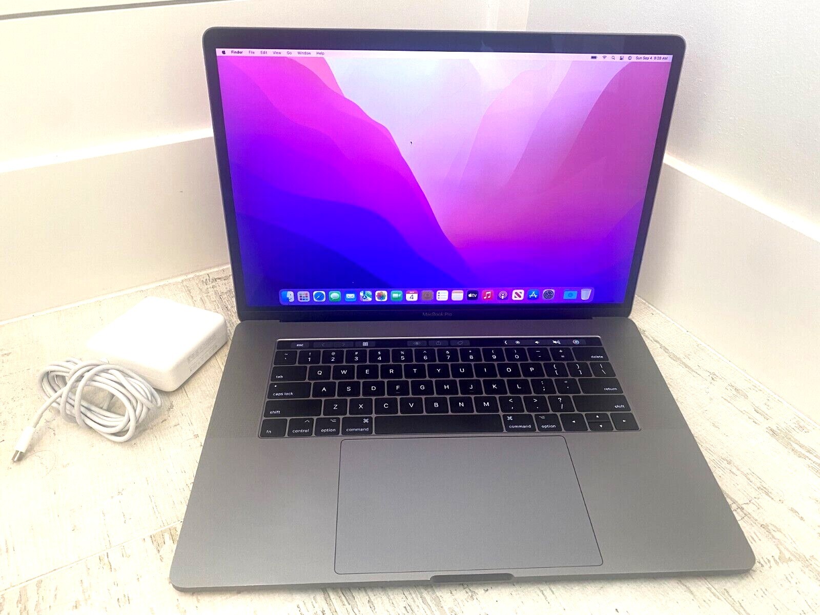 15″ Apple MacBook Pro – 3.8Ghz Turbo i7 16GB 512GB SSD Touch Bar – 1 Yr Warranty