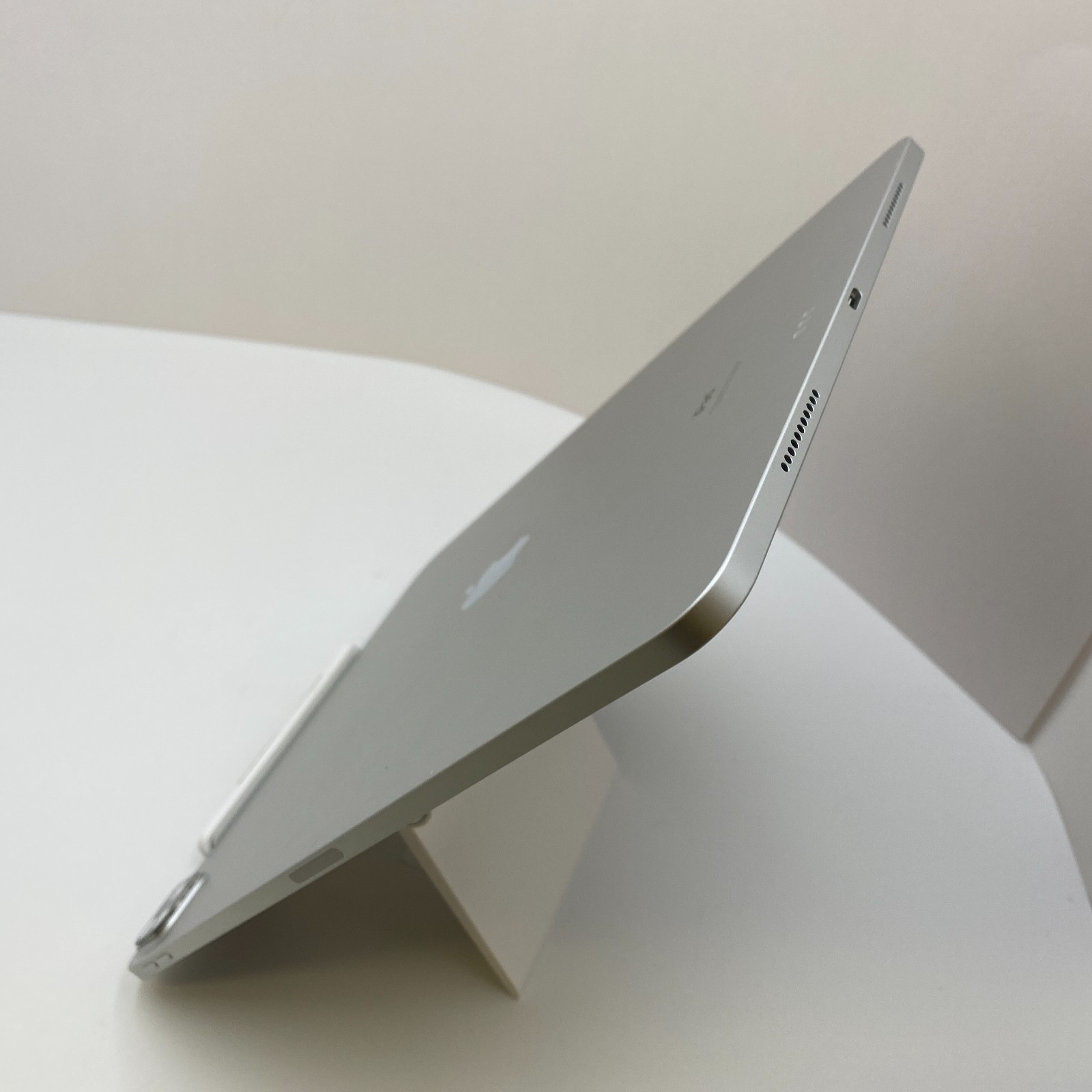 Apple iPad Pro 12.9″ 5th Gen. 512GB – Silver Unlocked A2379 – Very Good Cond.