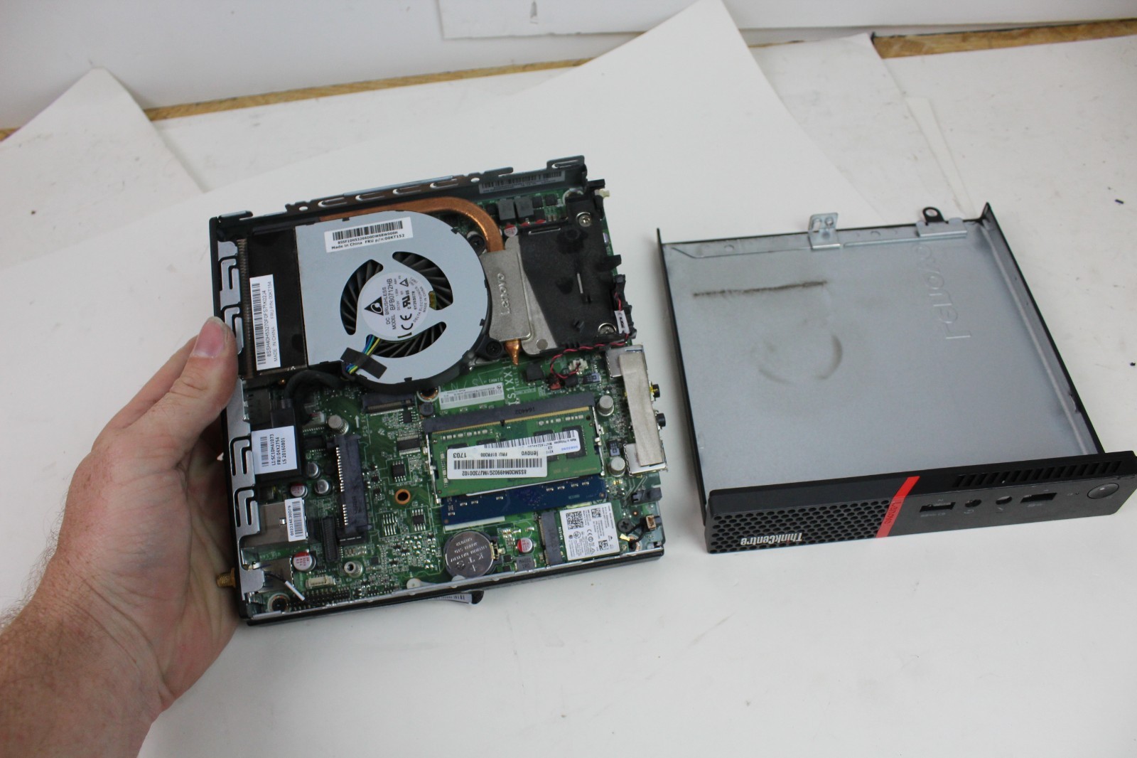 Lenovo ThinkCentre M900 Tiny i5-6500T 8GB RAM NO HDD