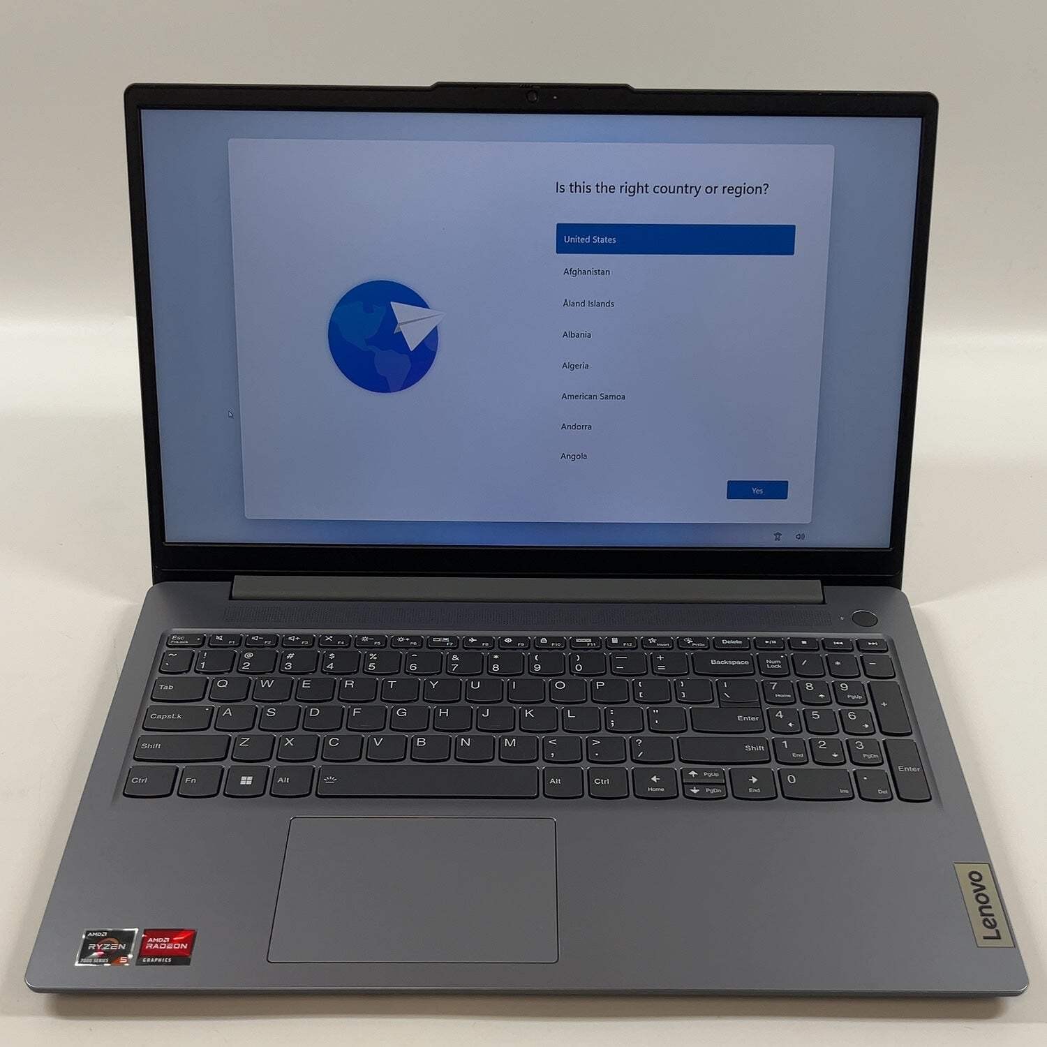 Lenovo IdeaPad Slim 3 15amn6 15.6″ Ryzen 5 7520U 2.8GHz 250GB SSD