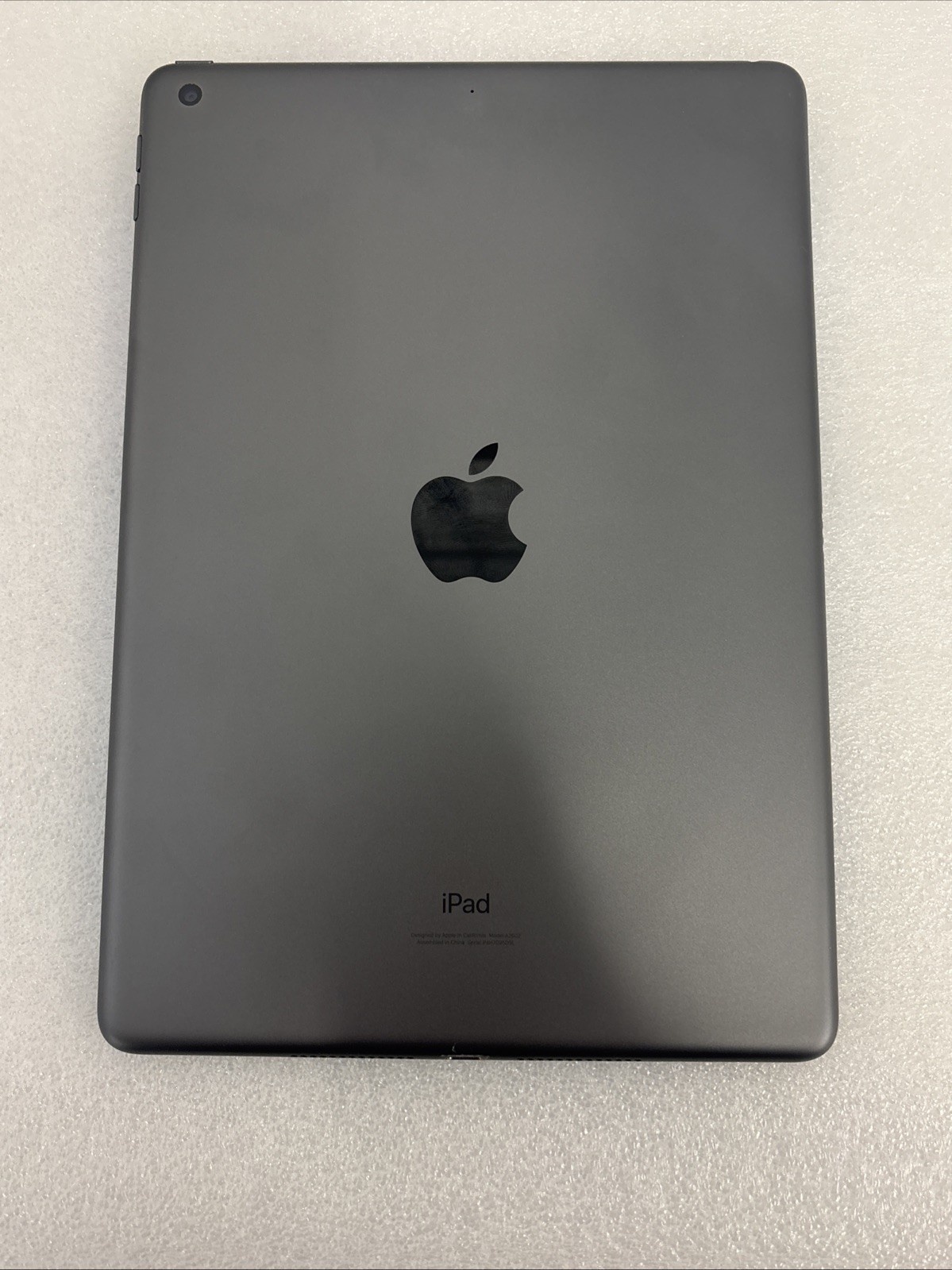 Apple iPad (9th Generation) A2602 256 GB, Wi-Fi, 10.2 in – Space Gray *Read*