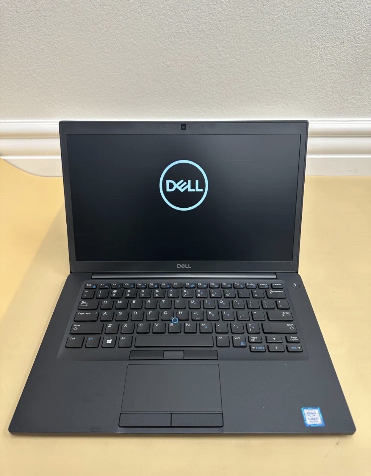 Dell Latitude 7490 14 in (256GB SSD, Intel Core i5 8650U, 3.9 GHz, 8GB) Laptop