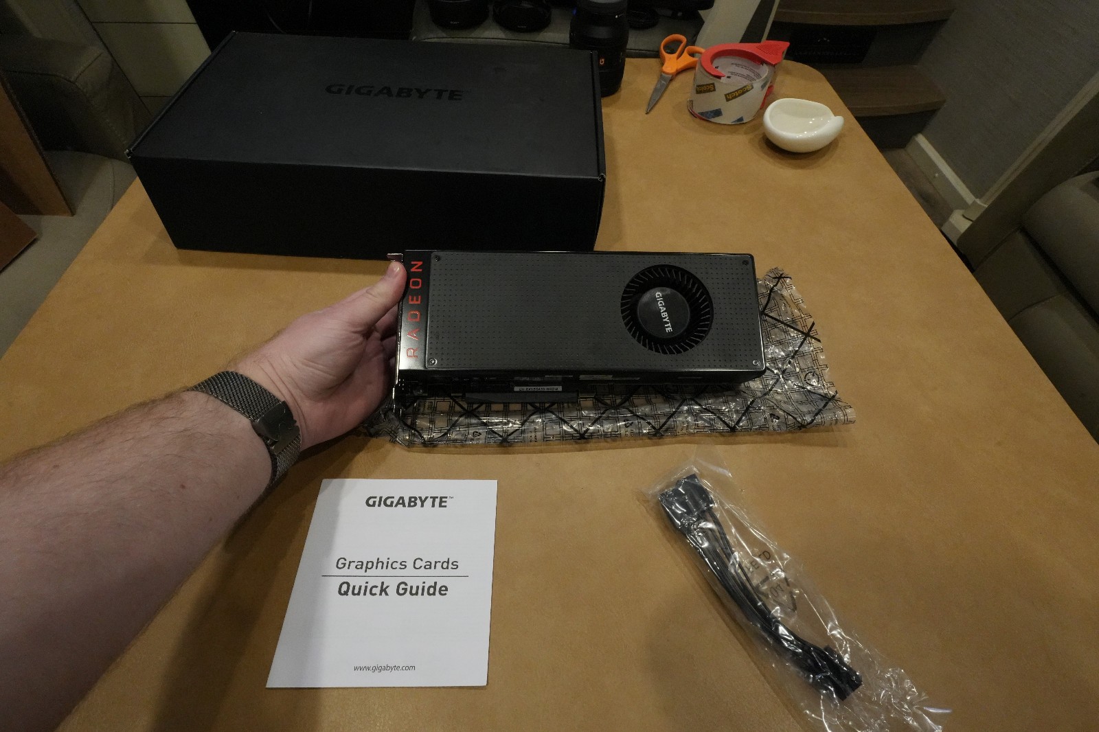 GIGABYTE AMD Radeon RX Vega 56 8GB HBM2 Graphics Card (GV-RXVEGA56-8GD-B)