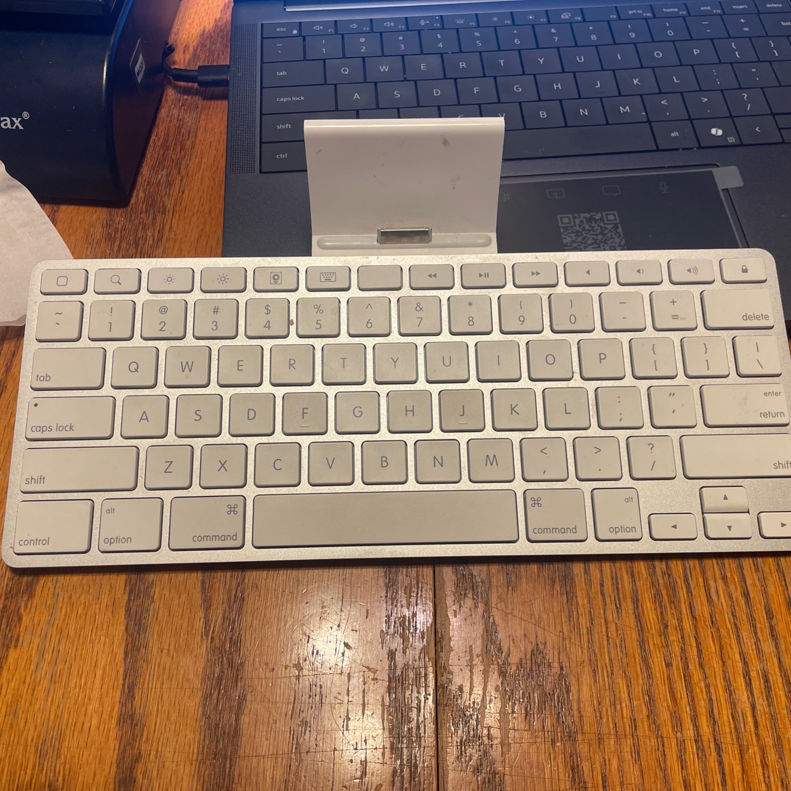 Genuine Apple iPad Keyboard Dock A1359 for iPad 1st 2nd 3rd Generation 30-Pin