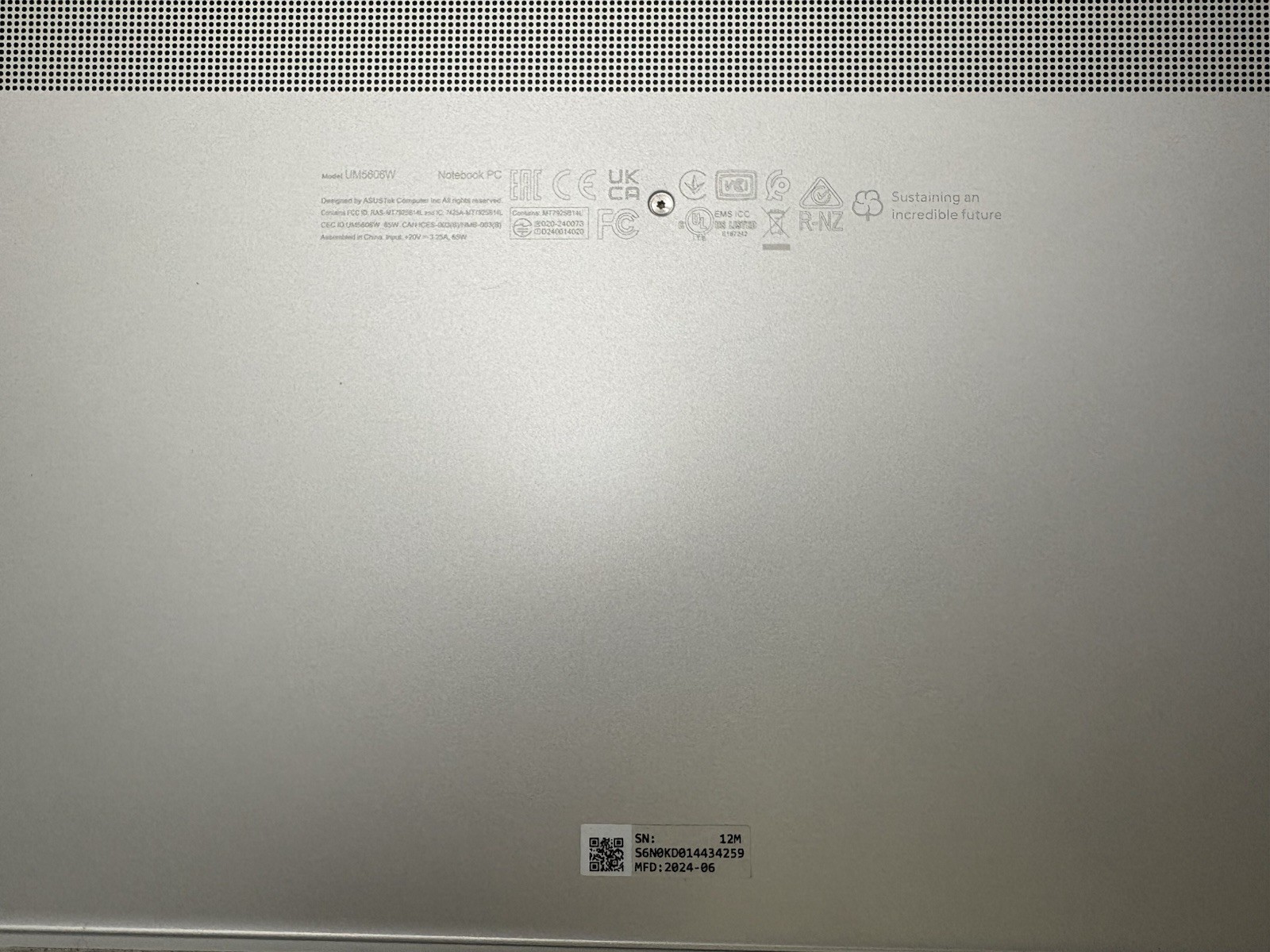 ASUS – Zenbook S 16 16” 3K OLED Touch AMD Ryzen AI 9 365 24GB DDR5 1TB SSD White