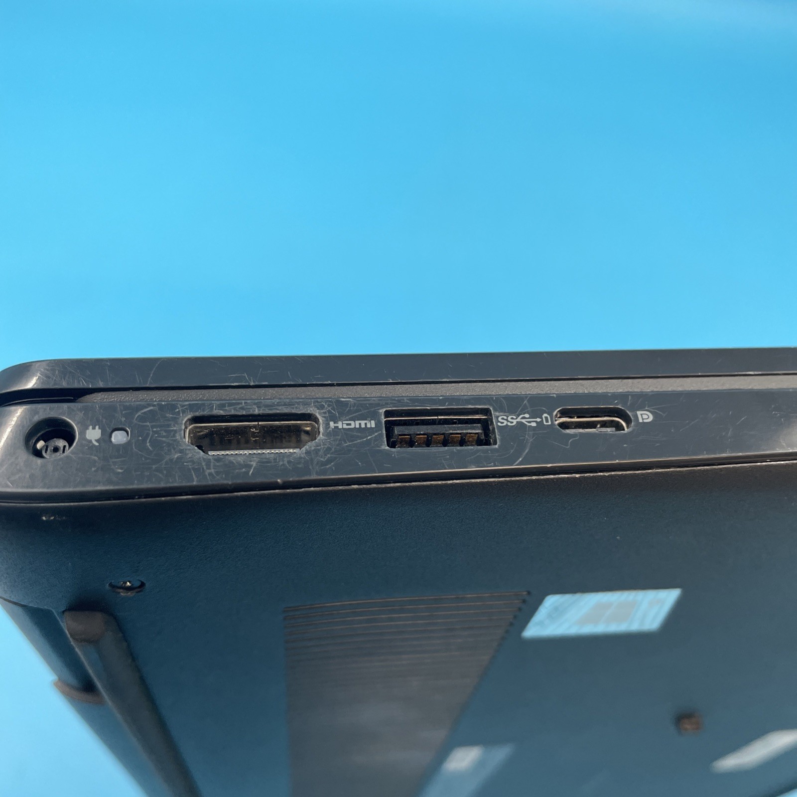 Dell Latitude 3520 | i5-1135G7 | 8GB RAM | NO DRIVE | NO OS | 68% BATTERY