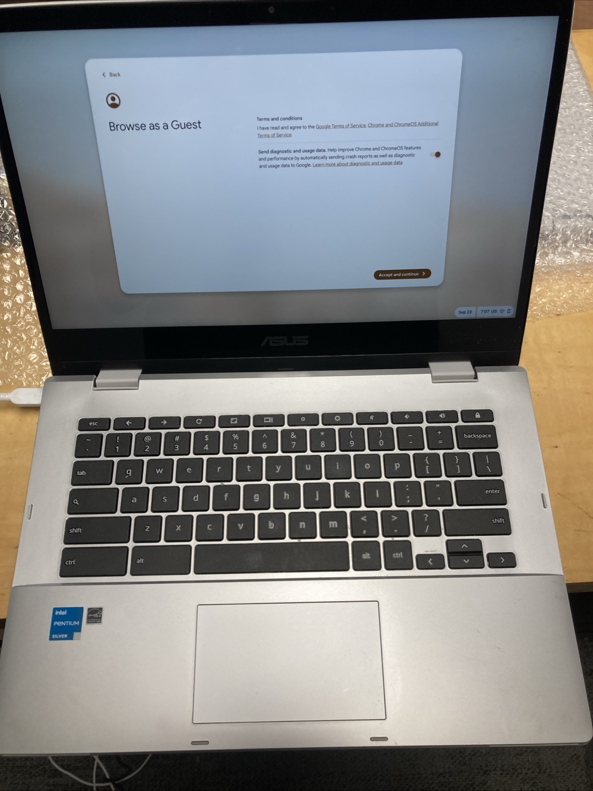 ASUS Chromebook Flip CX1 Convertible 14″ FHD 8/128GB (CX1400FKA-AS88F)