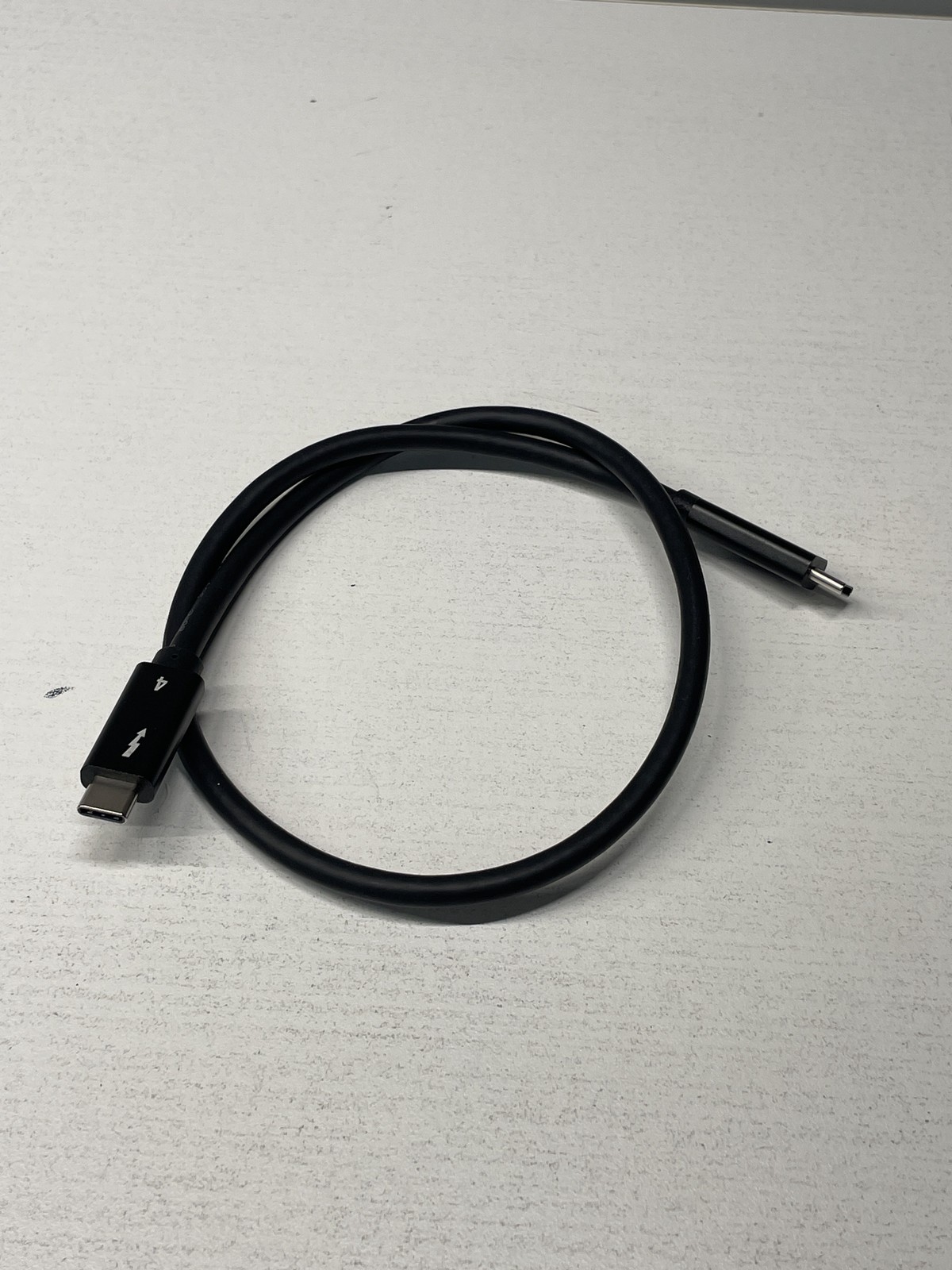 Thunderbolt 4 Cable USB-C 40Gbps 100W Charging Data Cable