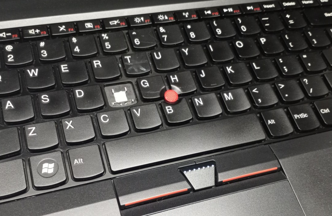Lot of 2 Lenovo ThinkPad E520 i5-2nd Gens@2.00 4GB RAM No HDD/OS/Battery MC739*