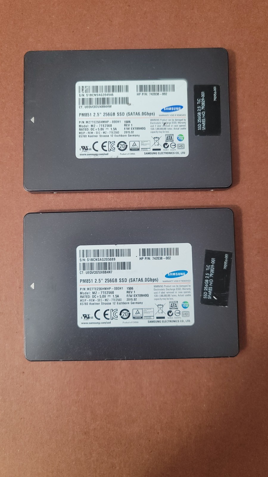 Lot of 2 Samsung PM851 256GB 2.5″ SATA SSD MZ-7TE2560 HDD