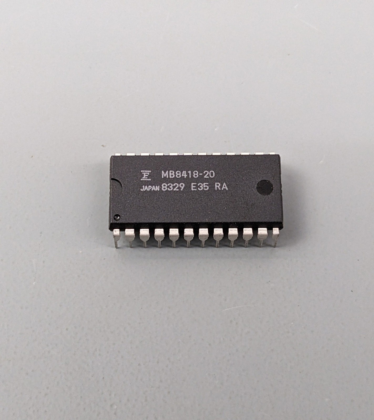 (5) Fujitsu MB8418-20 SRAM ICs, 2K x 8bit, 200NS