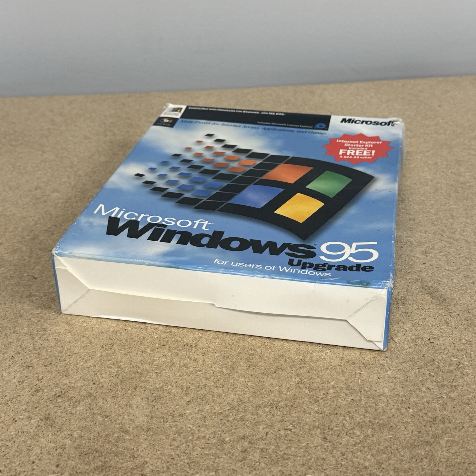 Microsoft Windows 95 Upgrade Big Box Software w/ CD-ROM + Product Key + Manual