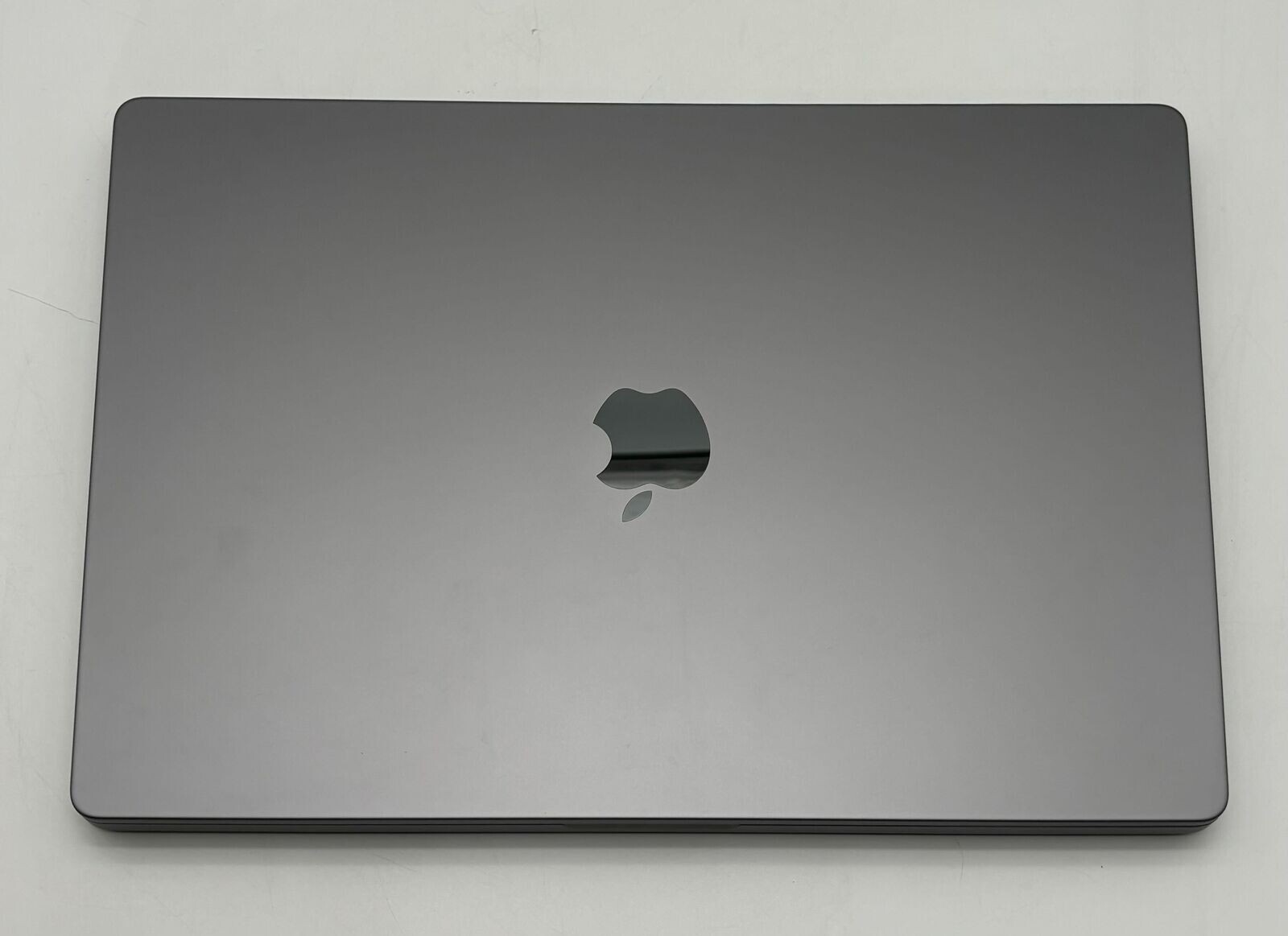 Apple 2021 MacBook Pro 16″ M1 Max (24-Core GPU) 32GB RAM 512 SSD A2485