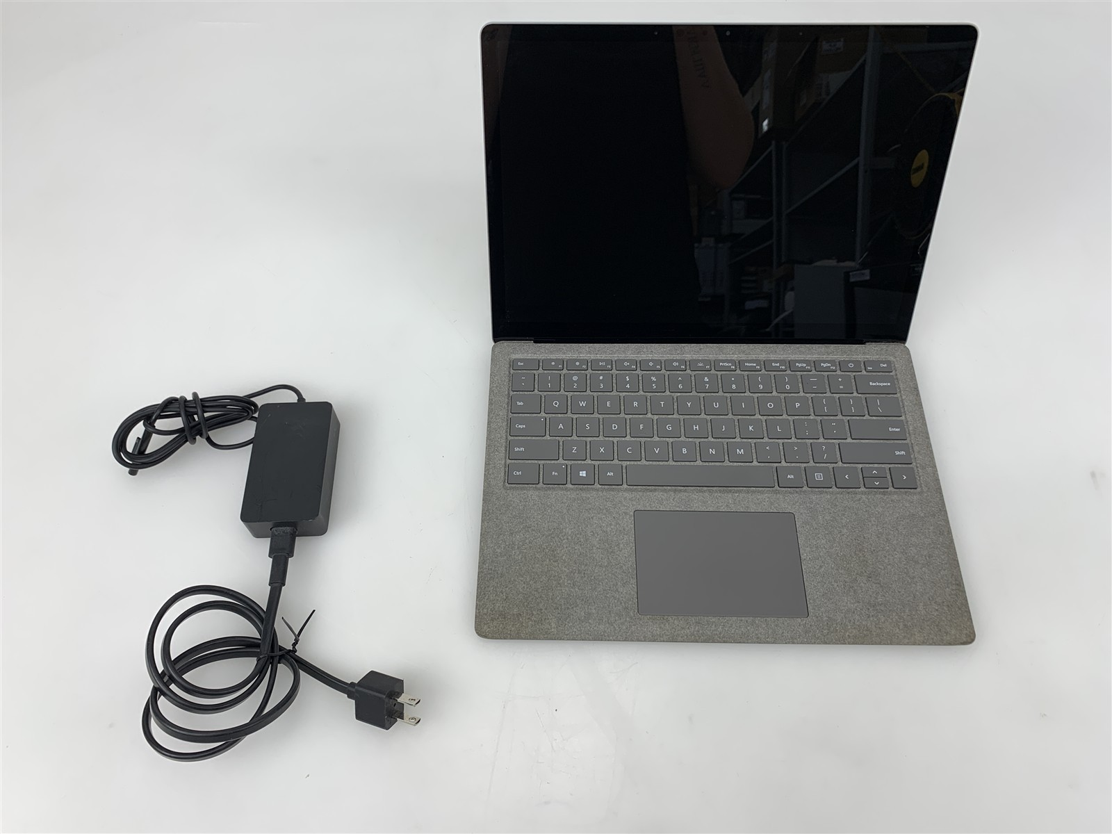 Microsoft Surface Laptop 1769 Intel i7-7660U 2.50GHz 16GB 512GB NVMe SSD 13.5″