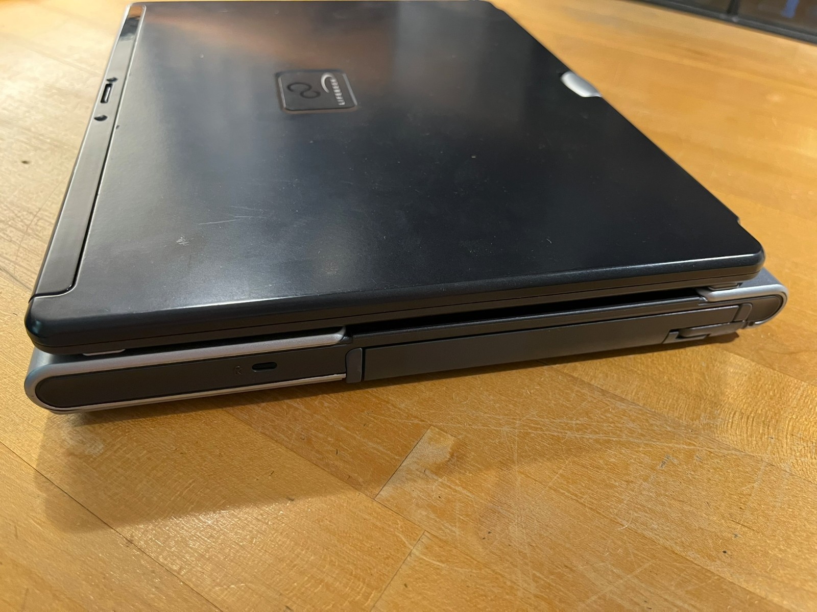 Fujitsu Lifebook T4010 Pentium M 1.8GHz 512MB *NO HDD/OS/CHARGER* Boots to BIOS