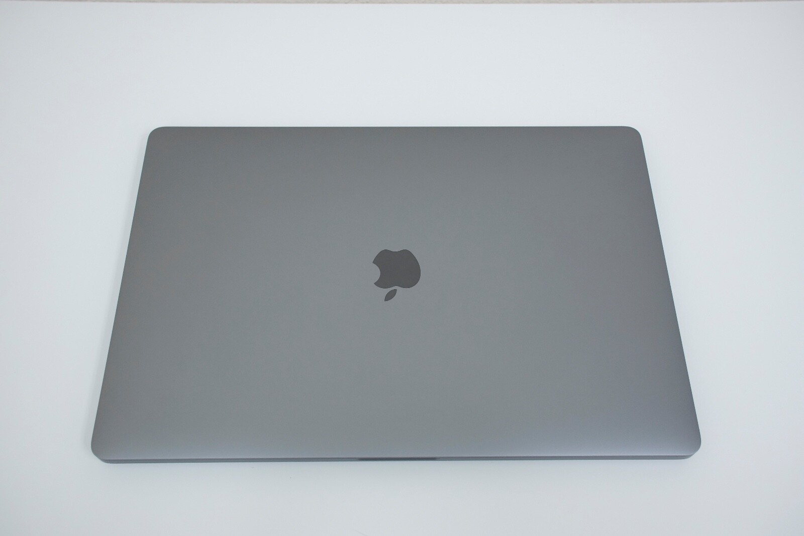 Apple MacBook Pro 16 Inch 2019 2.4 GHz Core i9 2TB SSD 64GB RAM 5500M 8GB GFX
