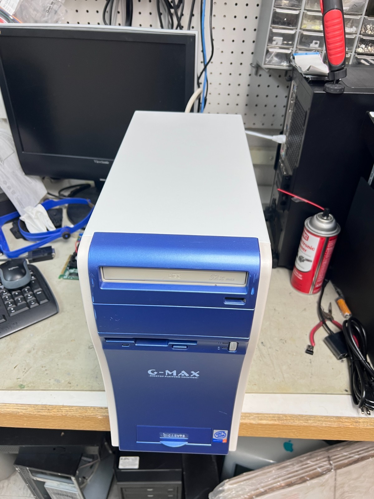 RARE GIGABYTE G-MAX Pentium 4 Gaming System – 2.0Ghz 384MB DDR Geforce 6200 AGP