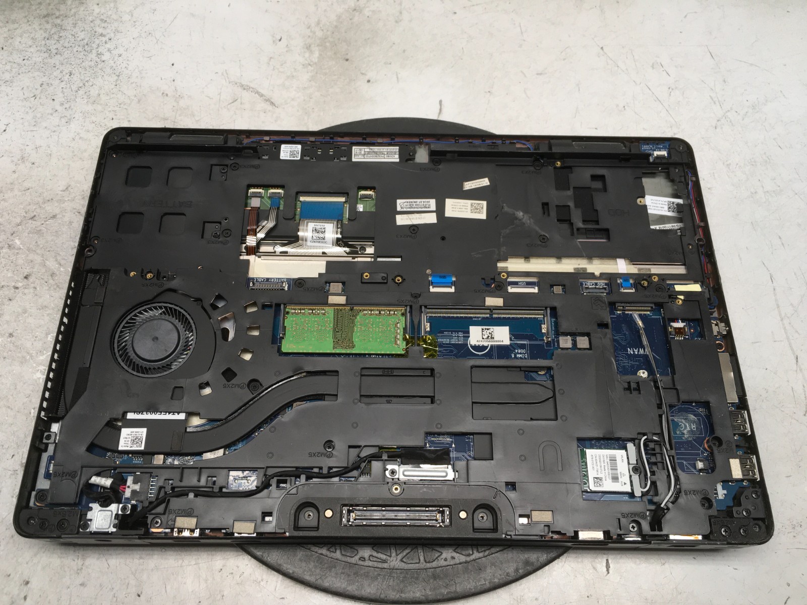 Dell Latitude E5570 Intel i7-6600U 2.6GHz 4 GB NO HDD