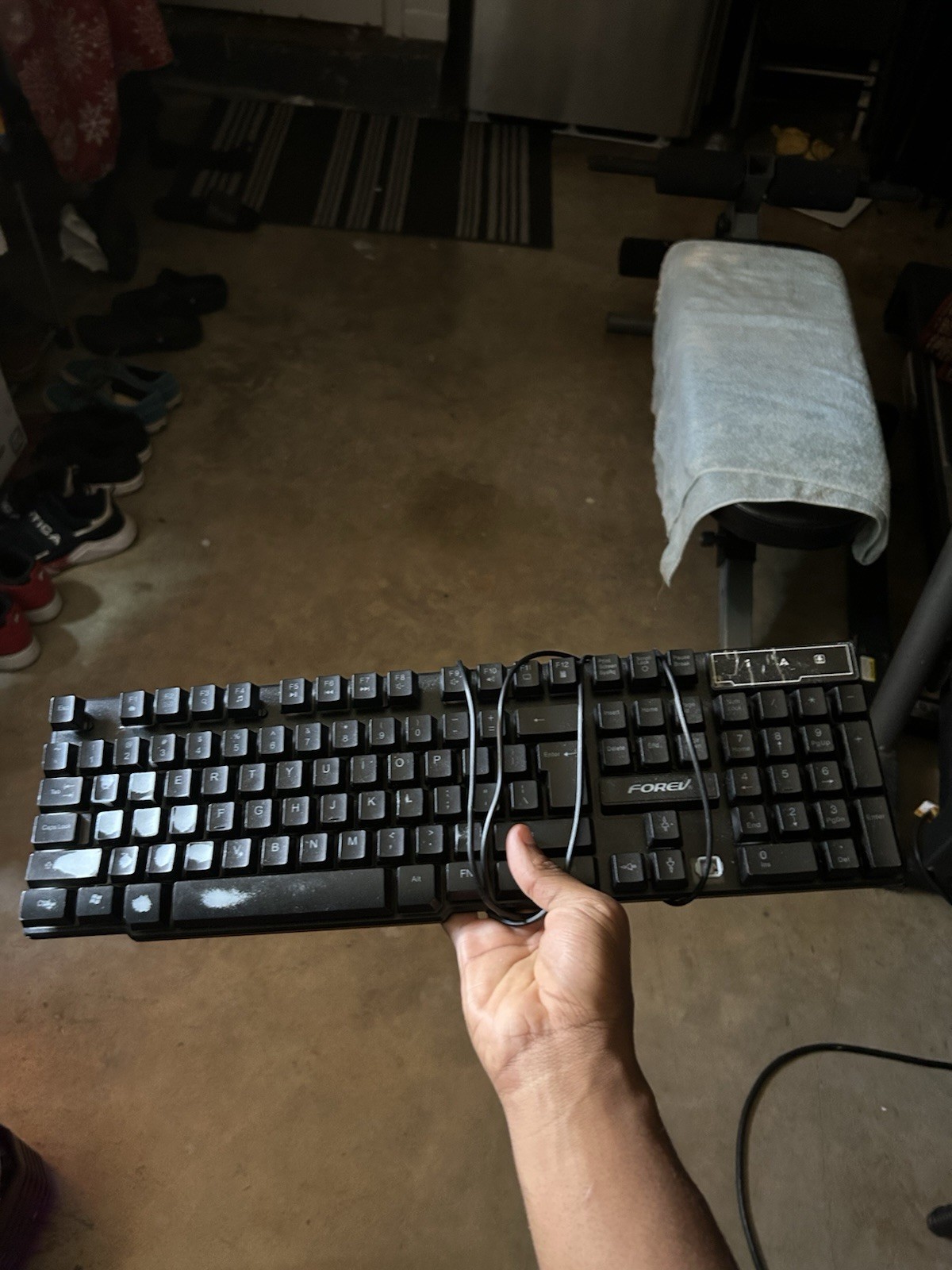 Fosmon FK-9305S Wired USB Full-Size Keyboard, Black QWERTY English Plug & Play