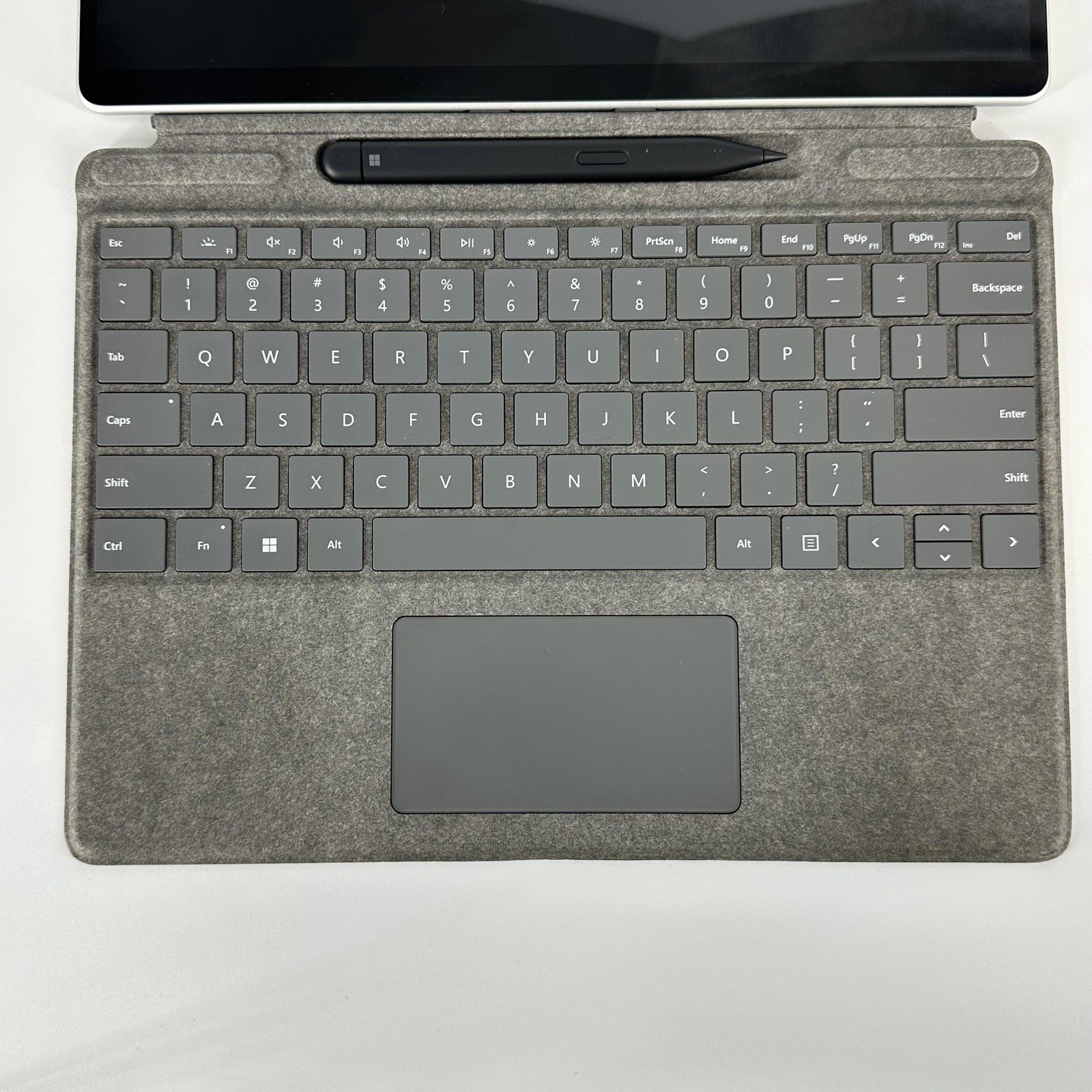 Microsoft Surface Pro 9 13 Platinum 2.7 GHz i7-1265U 16GB 256GB SSD Very Good