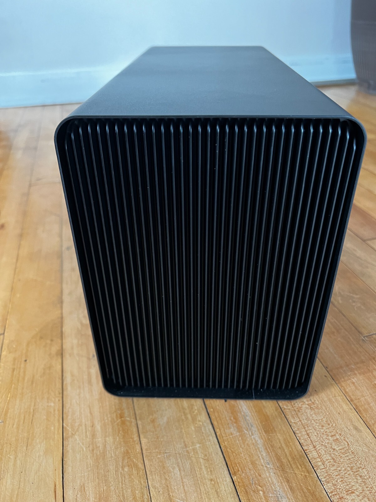 Razer Core X Aluminum External GPU /PowerColor Red Dragon AMD Radeon Vega 56 8GB