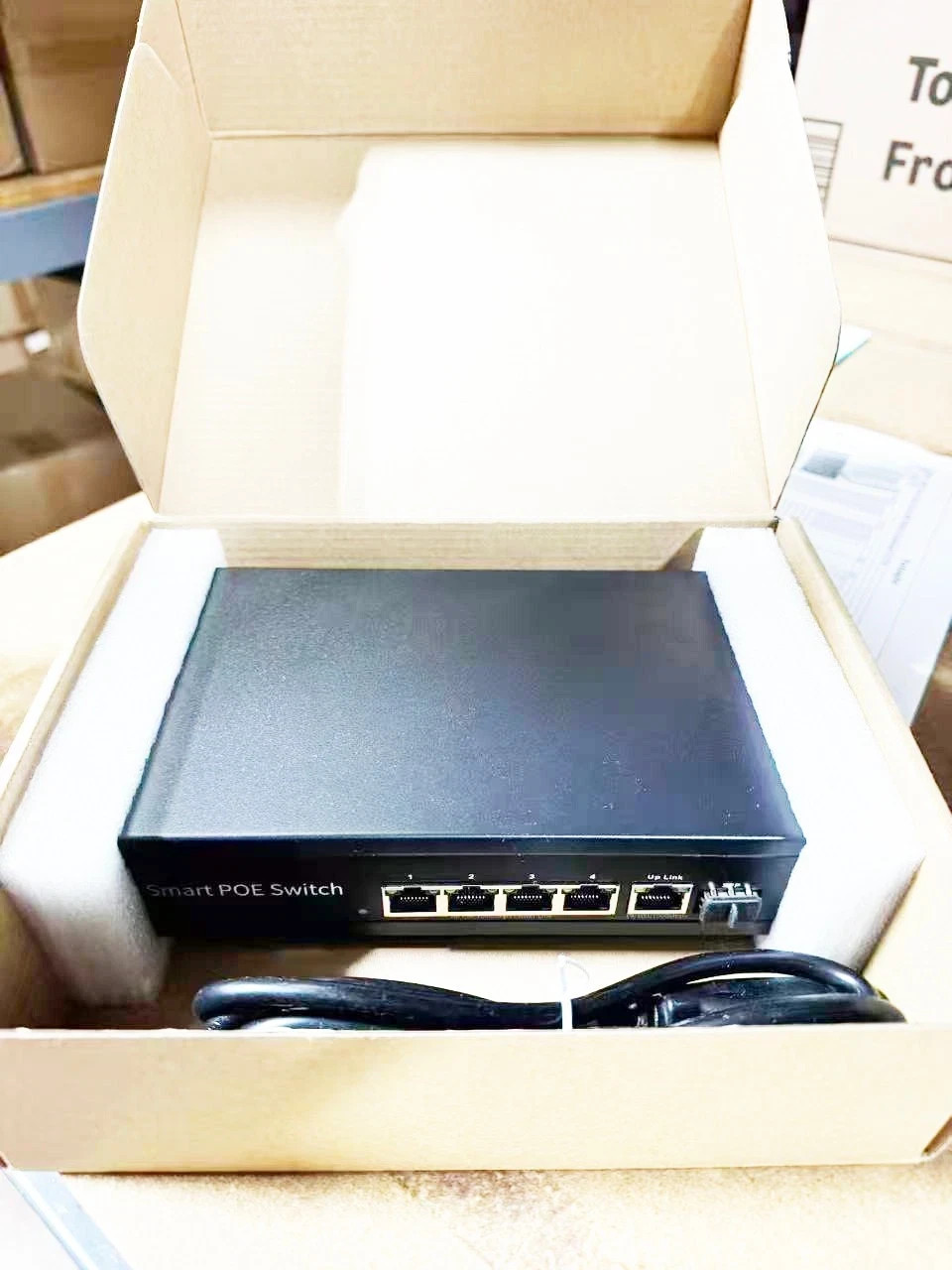 4Port Gigable POE Network Switch 100Mbps Uplink SFP Plug and Play Camera Spliter