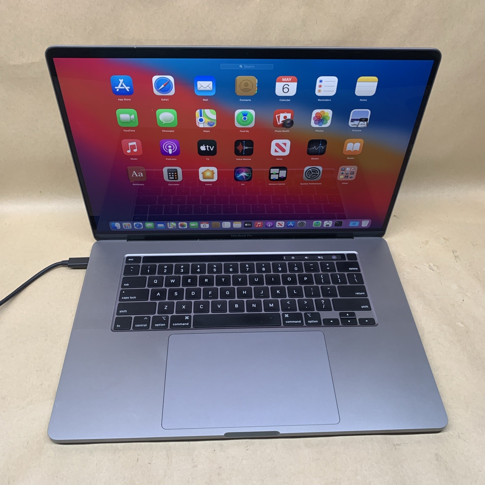 MacBook Pro Touchbar 16″ 2019 2.6GHz i7-9750H 16GB RAM 500GB SSD Mac OS Big Sur