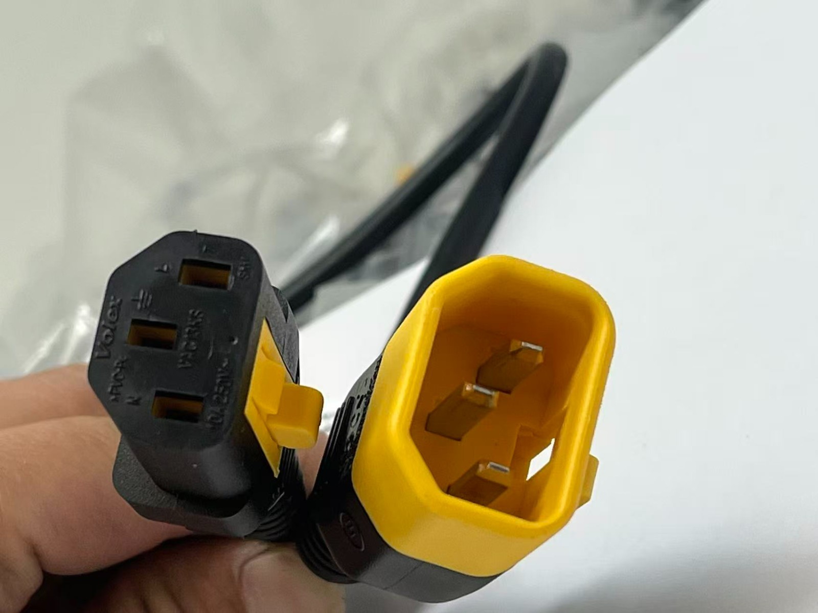 lot of 10 ,Locking IEC C13 to C14 Power Cable 18AWG 2FT Server PDU UPS Cord,new