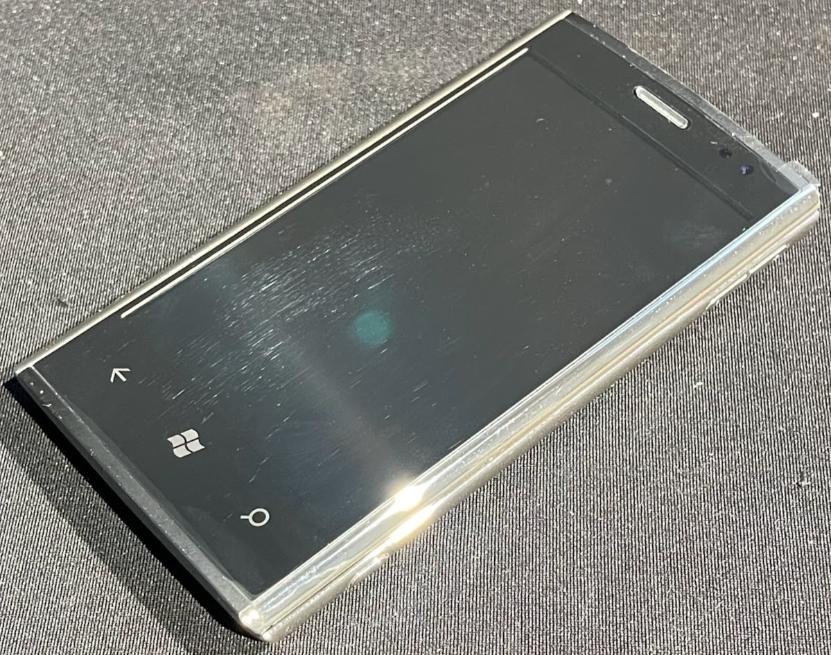 Dell Venue Pro Windows Phone 7.5 w/ Vertical Slide & Battery in Box / K6D9T